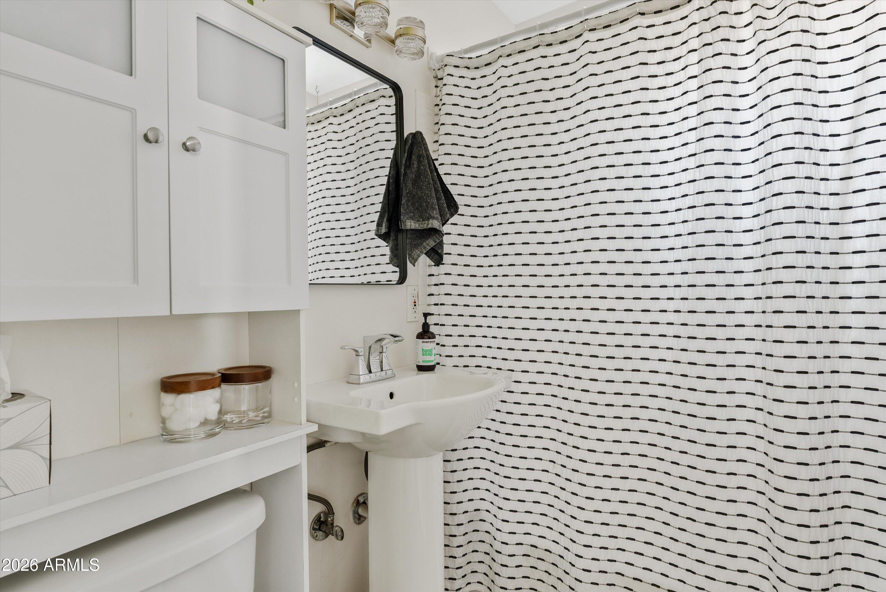 1346 E CORONADO Road