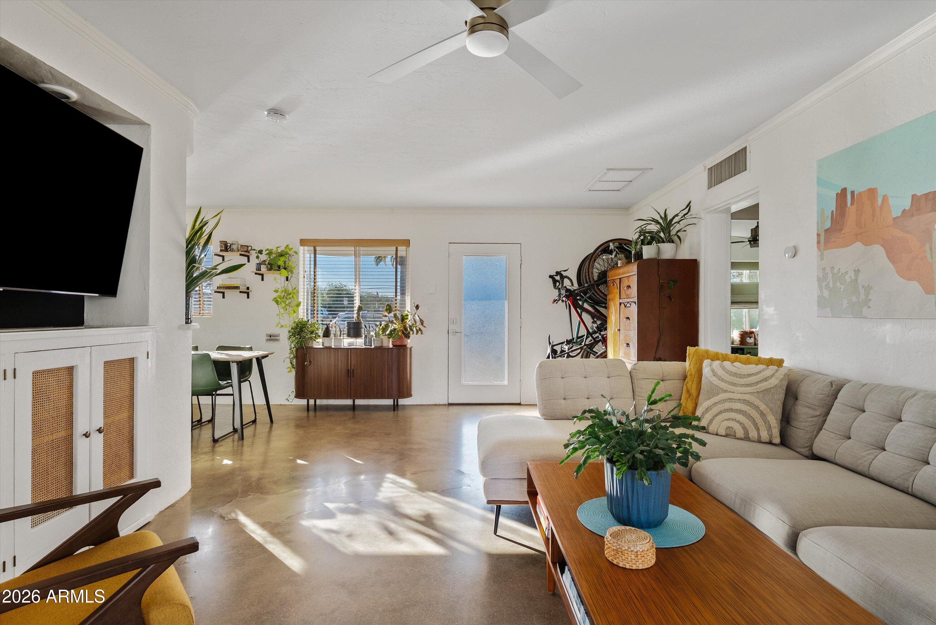 1346 E CORONADO Road