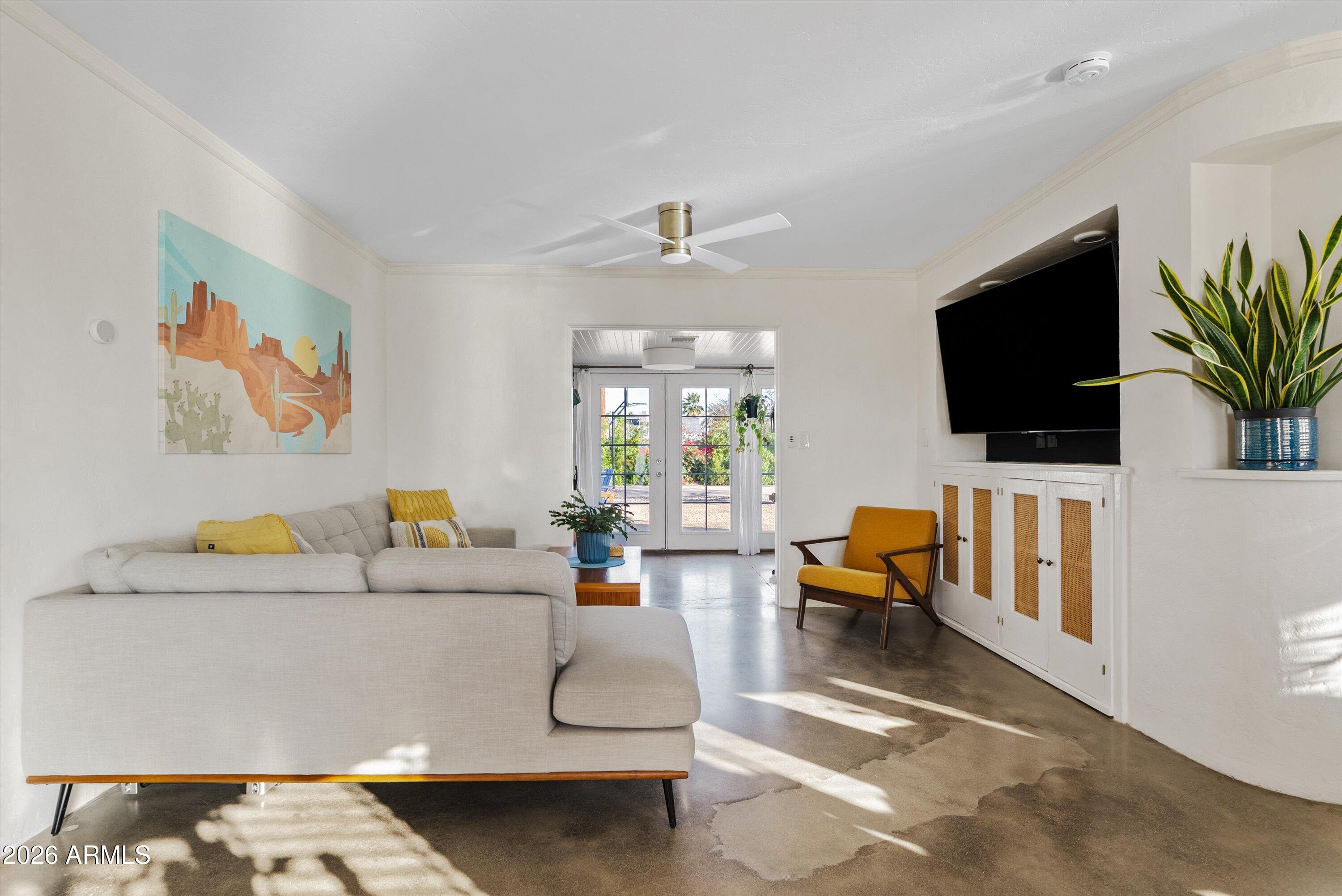 1346 E CORONADO Road