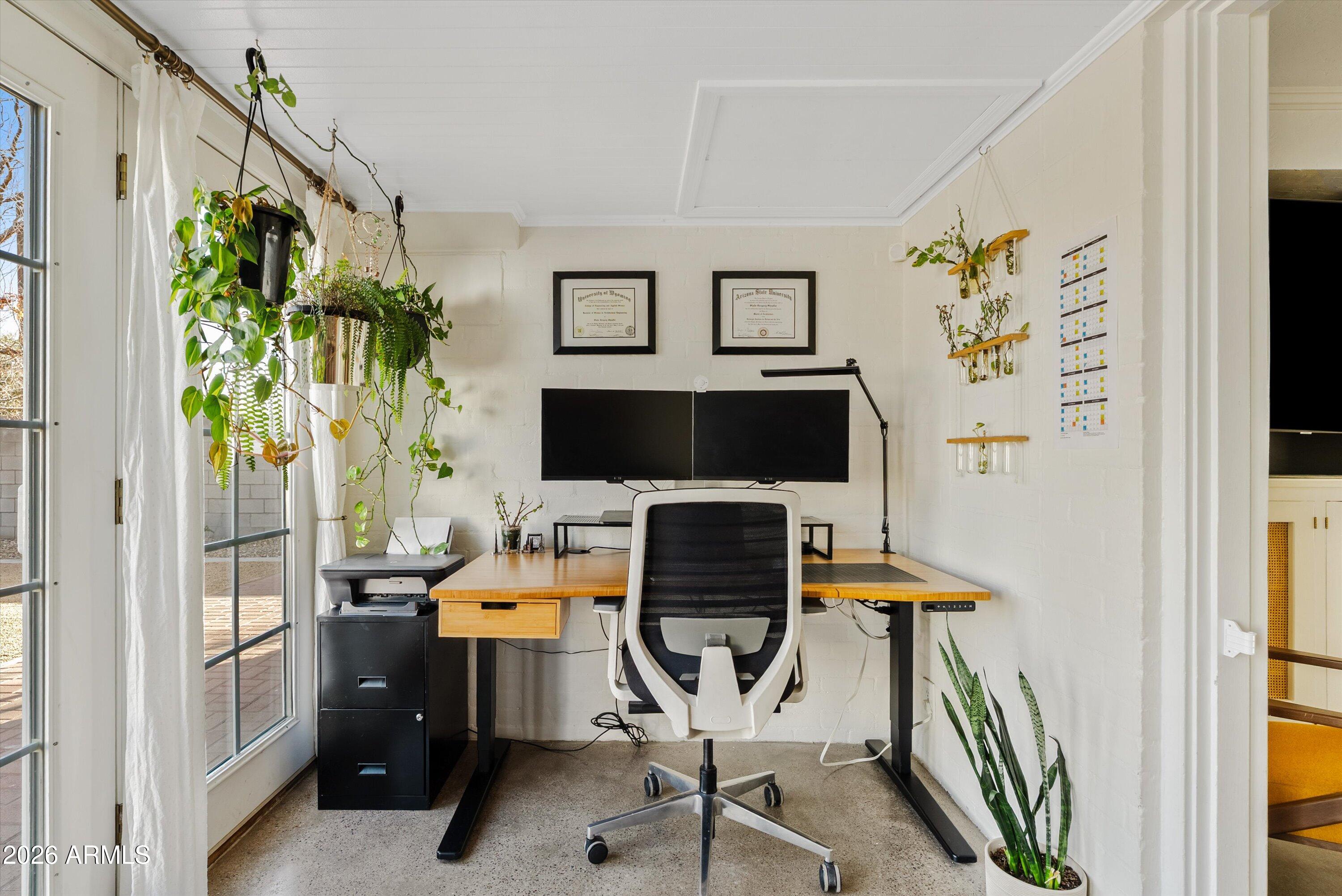 1346 E CORONADO Road