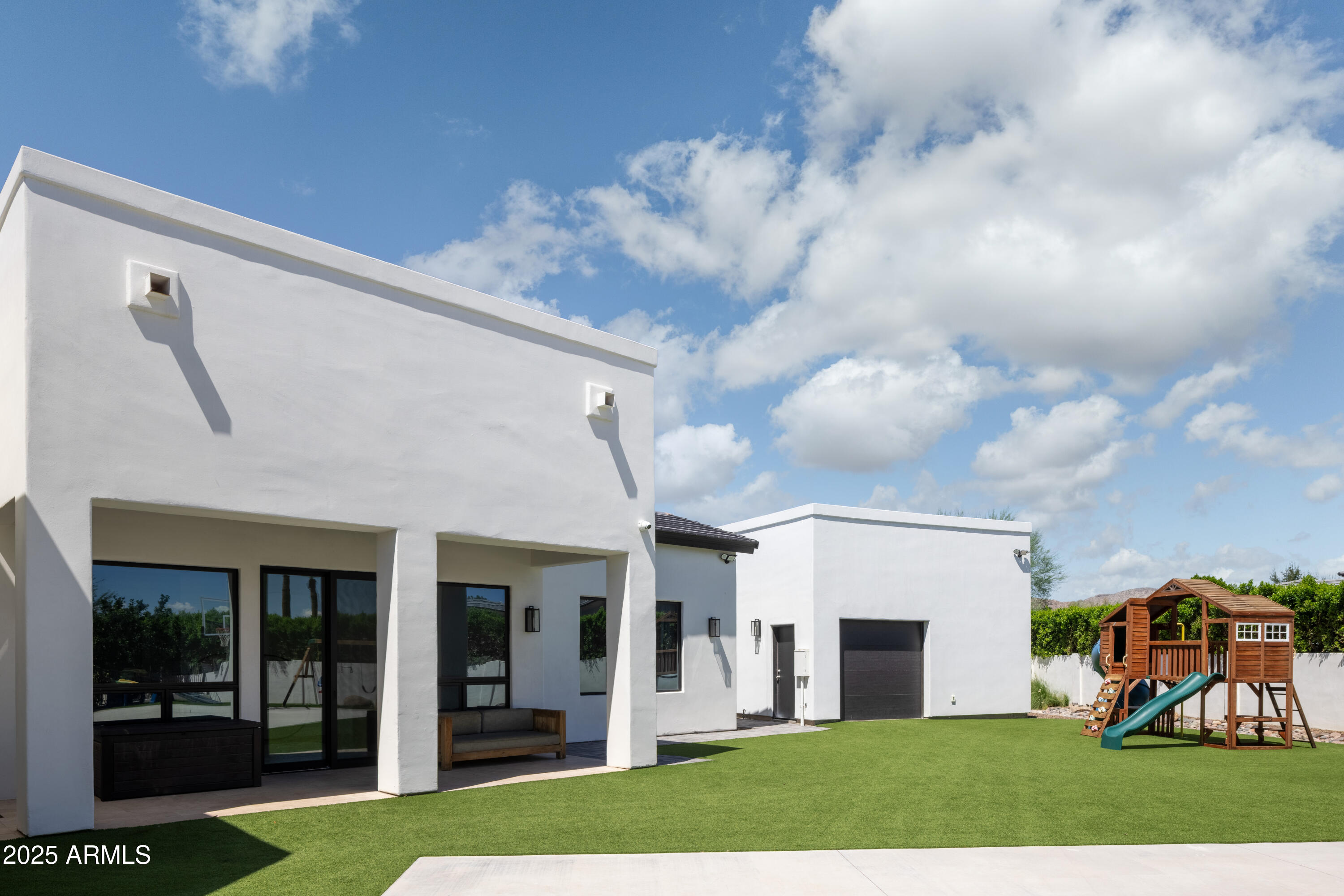 6718 E SAN JUAN Avenue