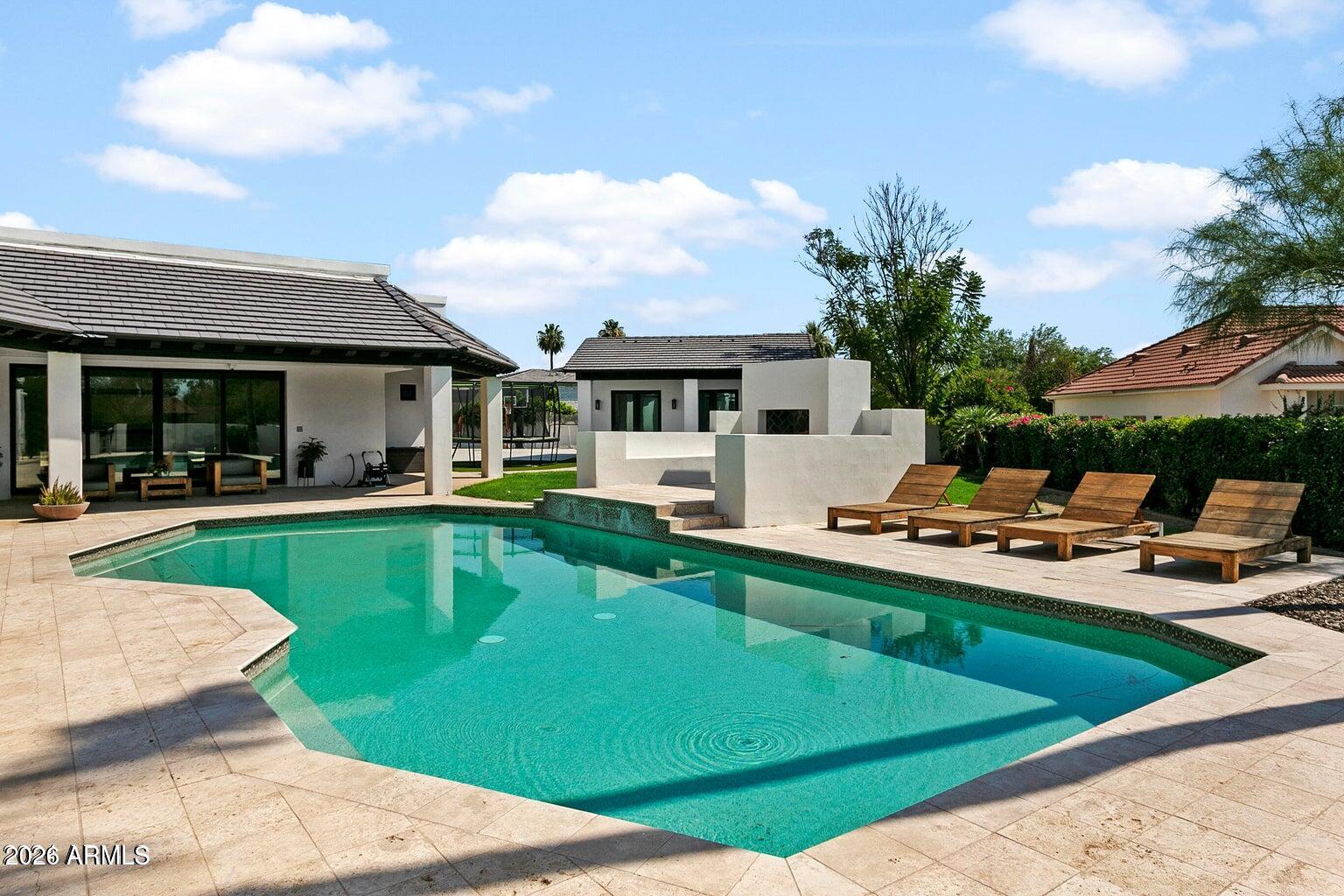 6718 E SAN JUAN Avenue