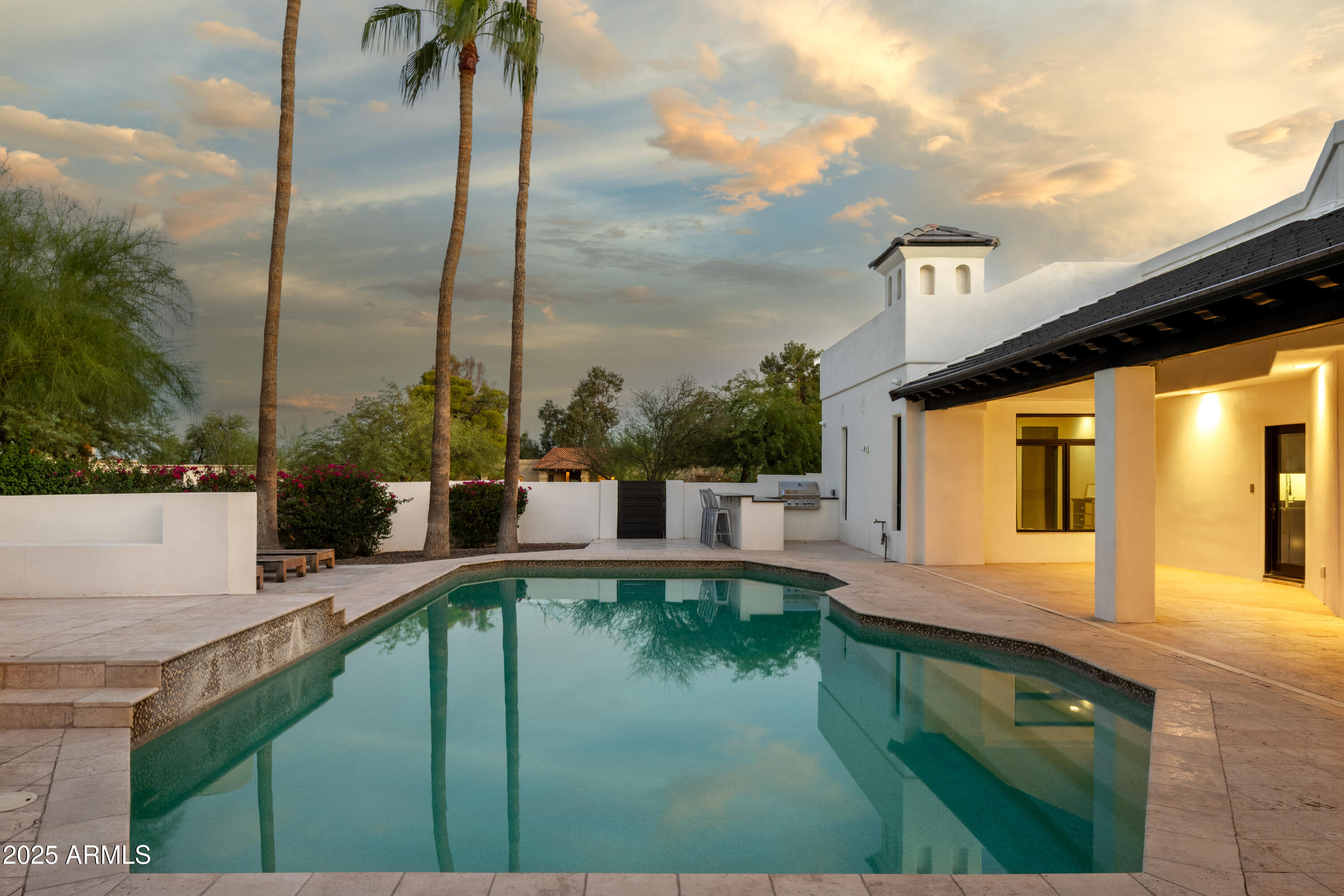 6718 E SAN JUAN Avenue