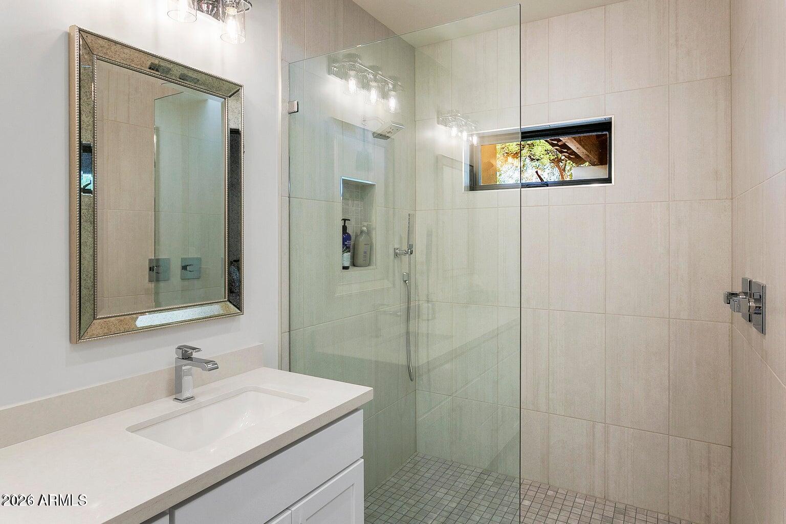 6718 E SAN JUAN Avenue