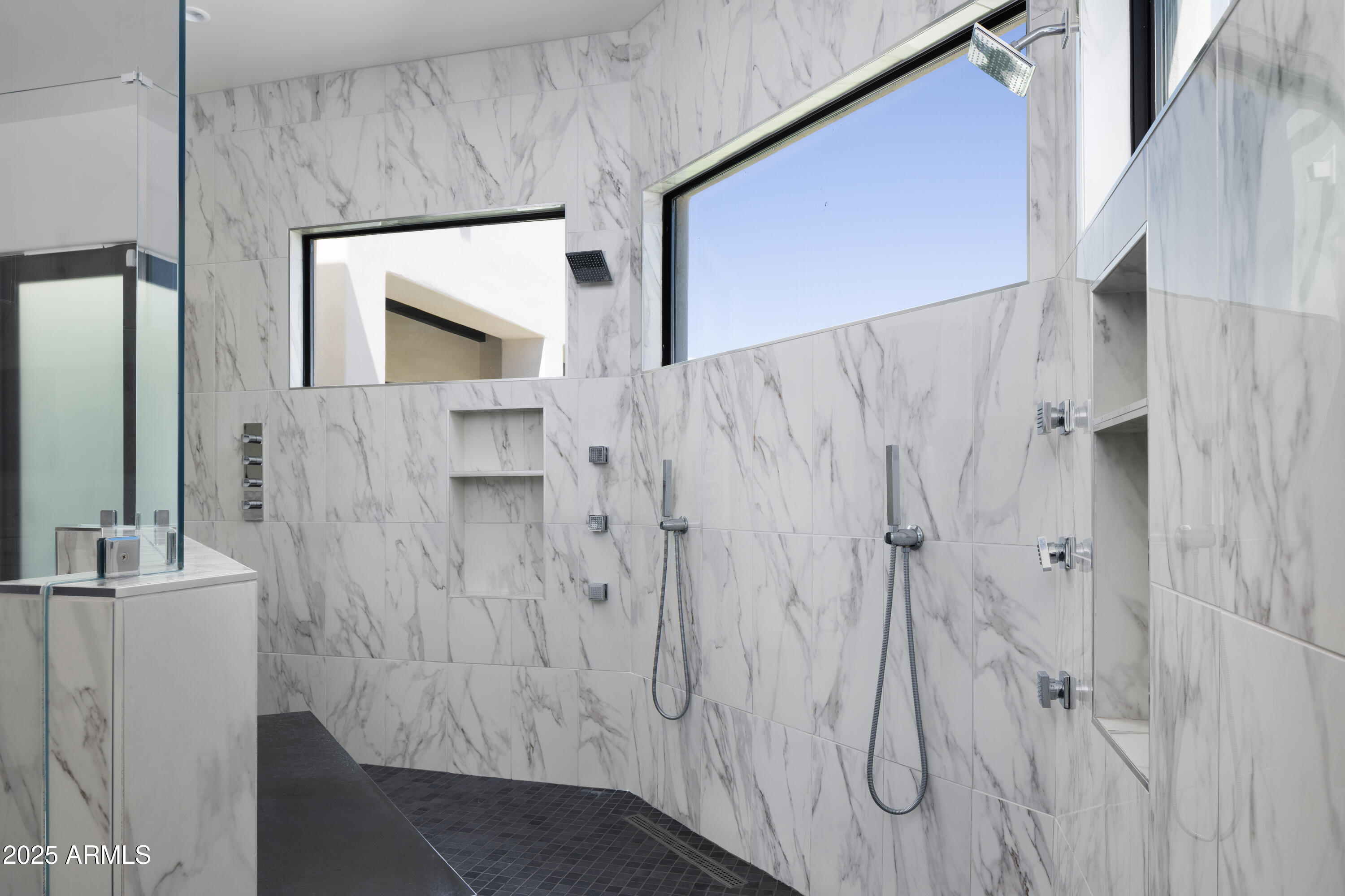 6718 E SAN JUAN Avenue