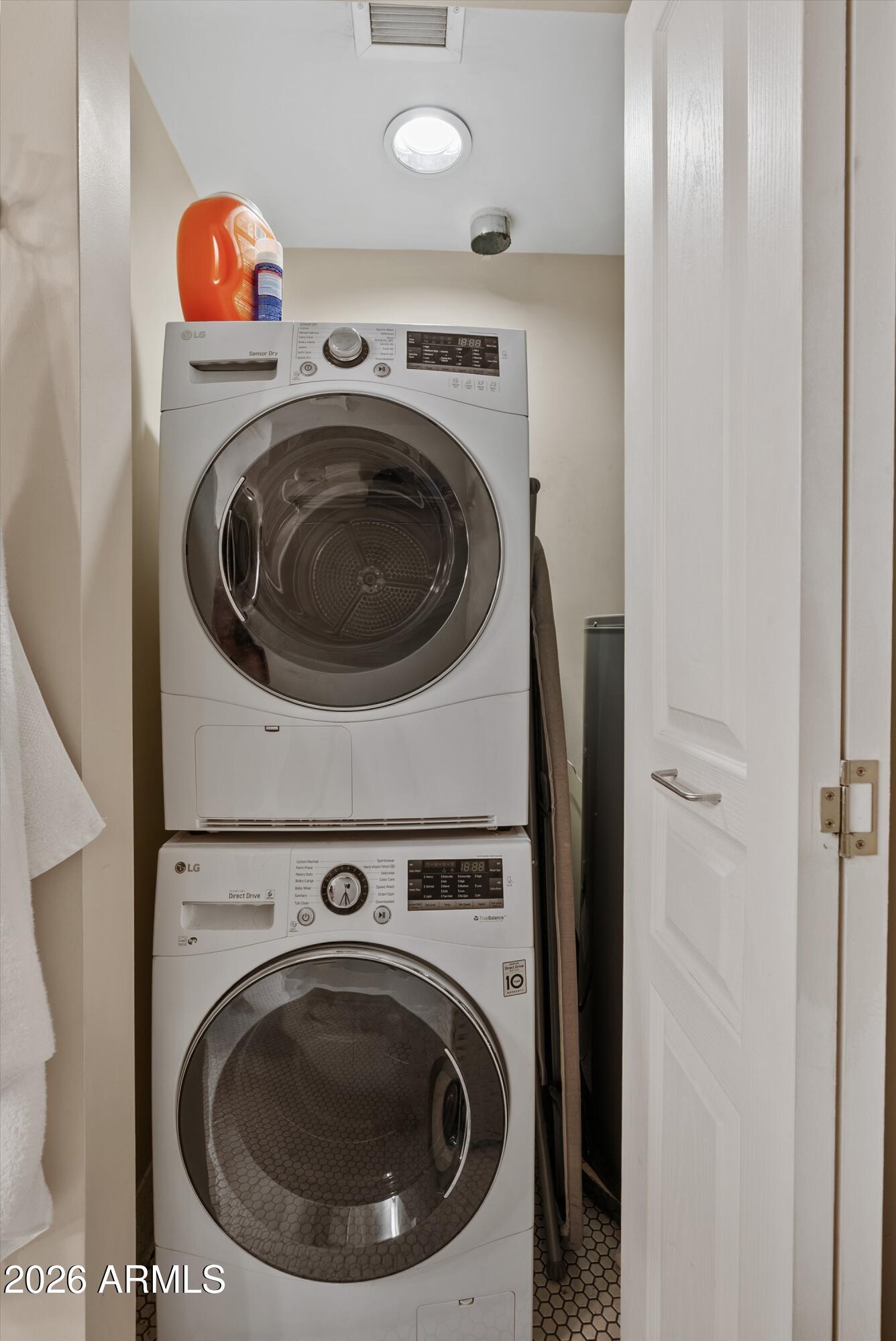 114 W ADAMS Street 802