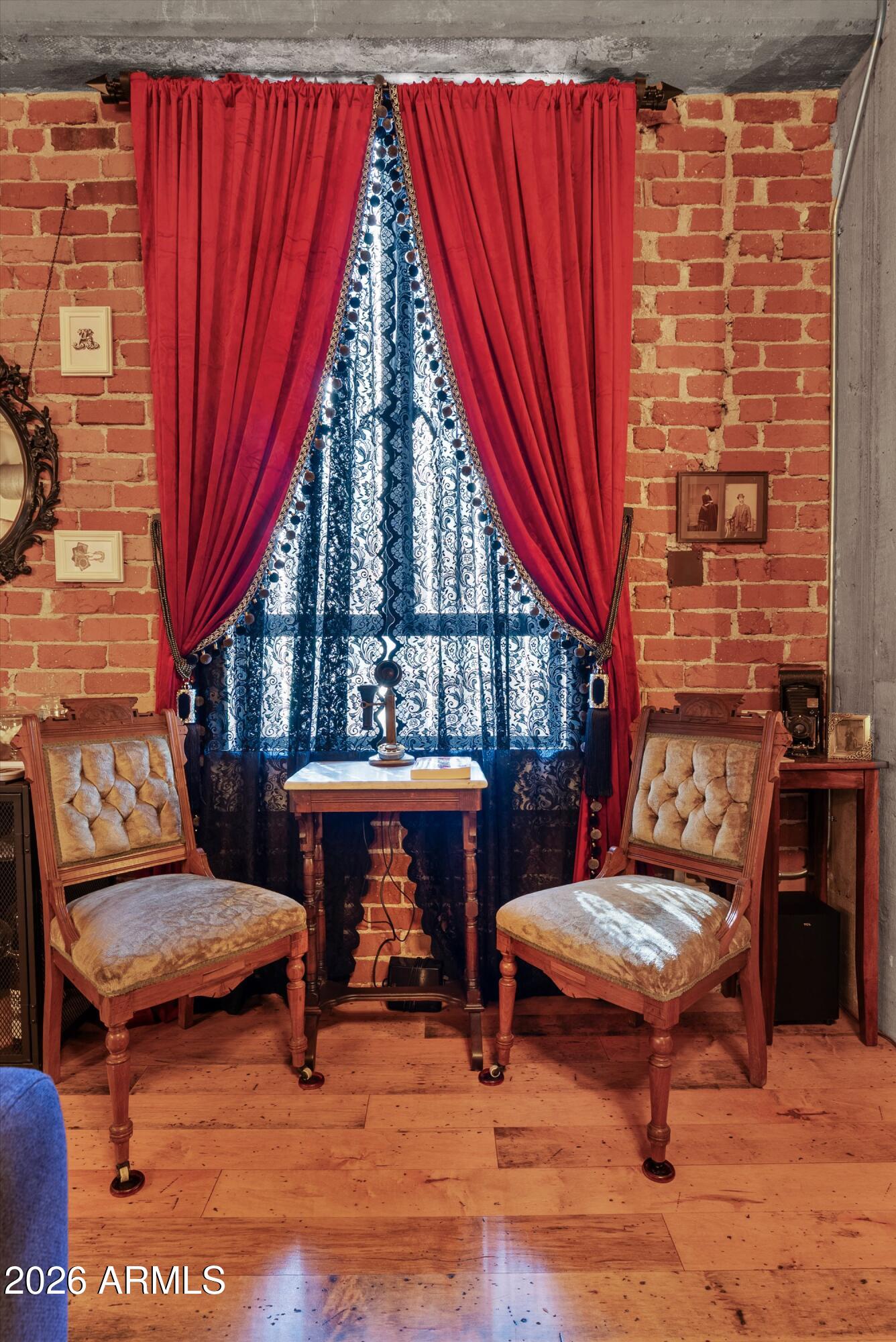 114 W ADAMS Street 802