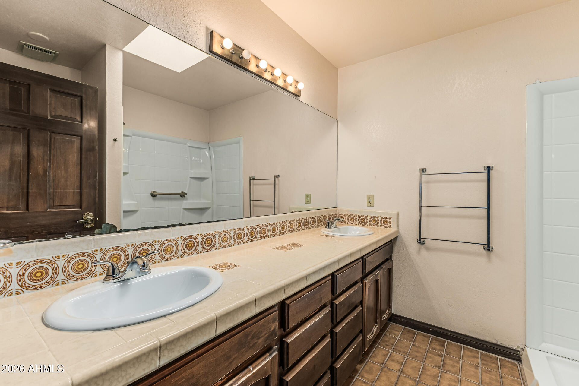 707 E REDFIELD Road E