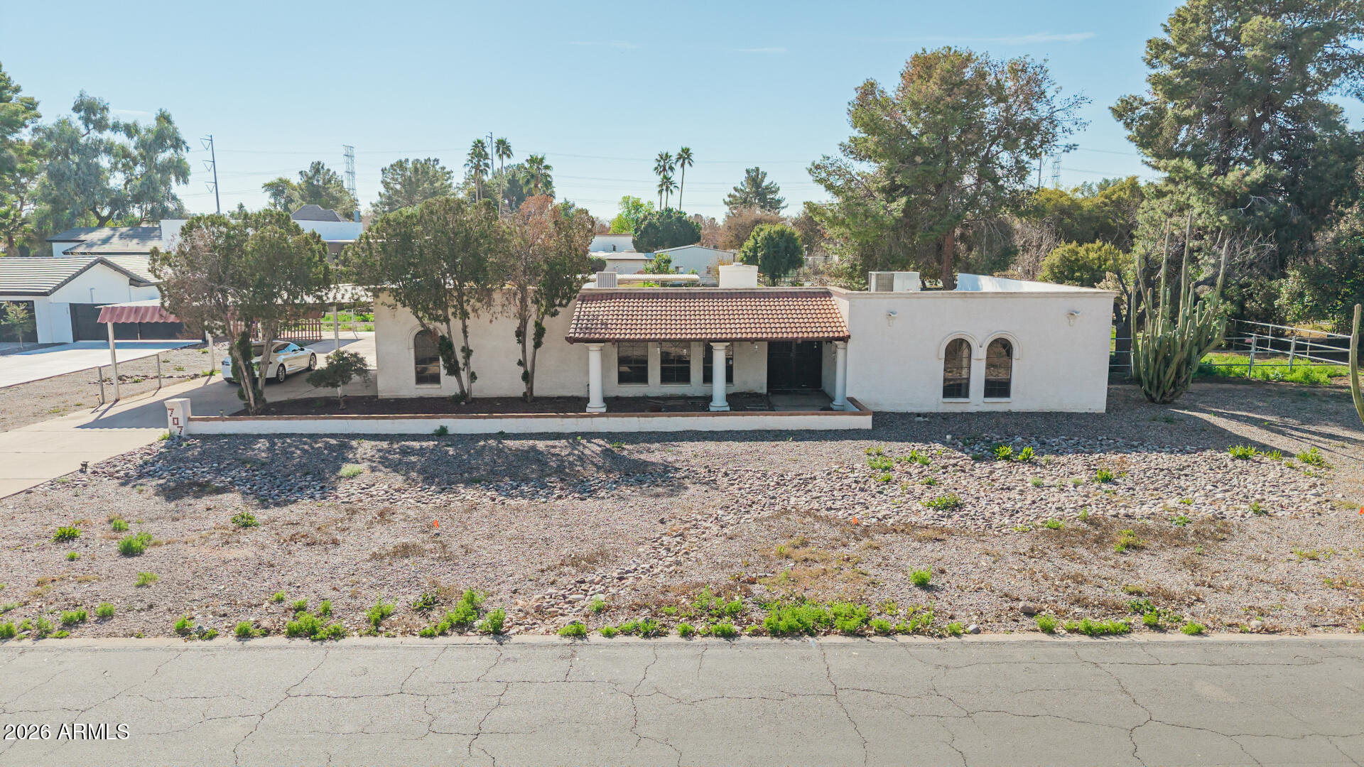 707 E REDFIELD Road E