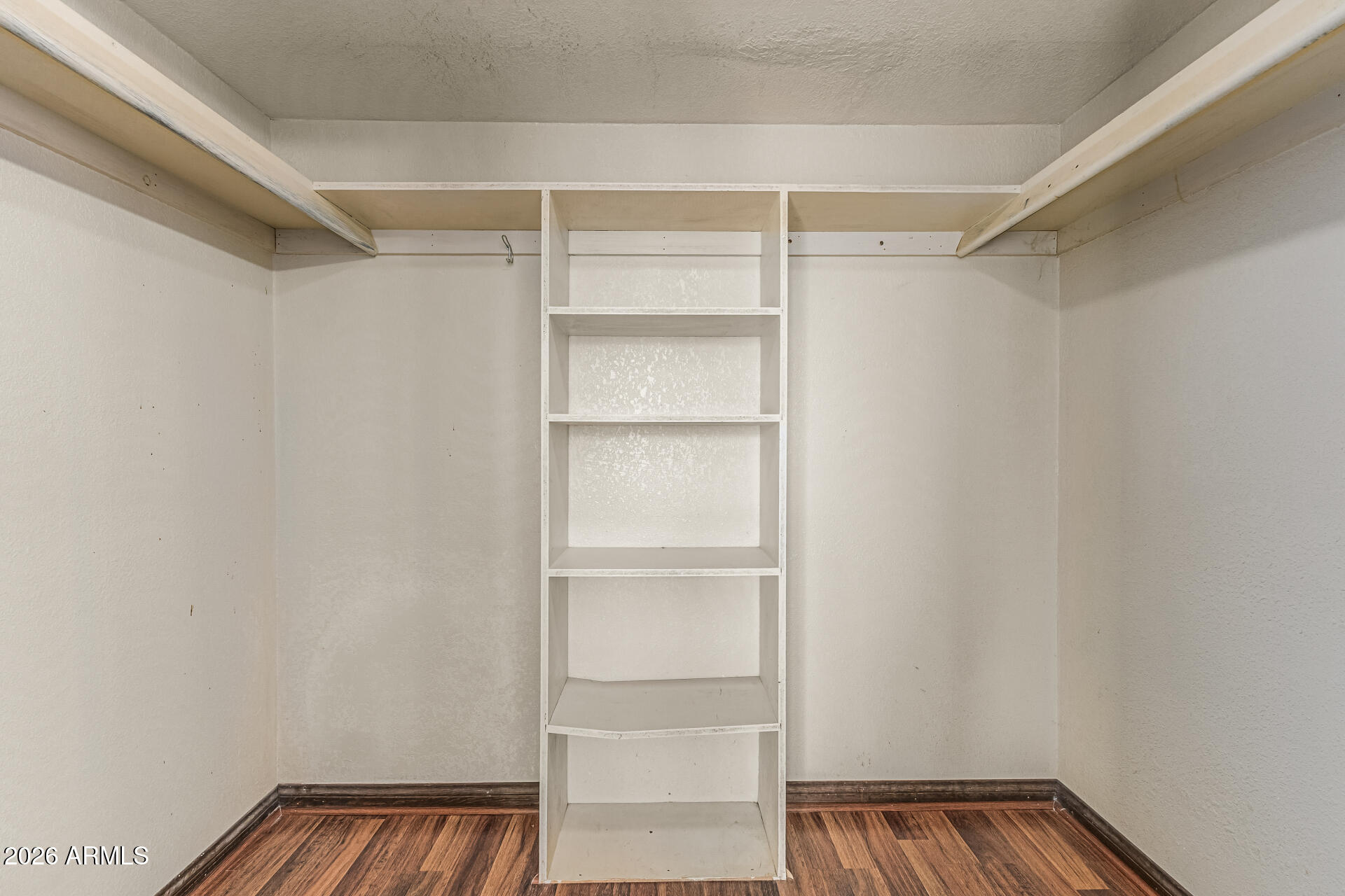 707 E REDFIELD Road E