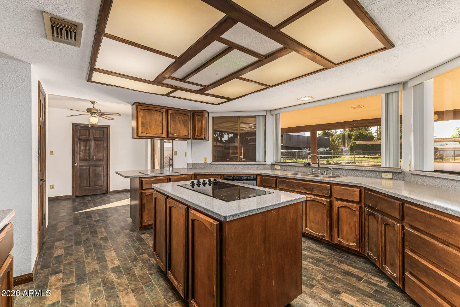 707 E REDFIELD Road E