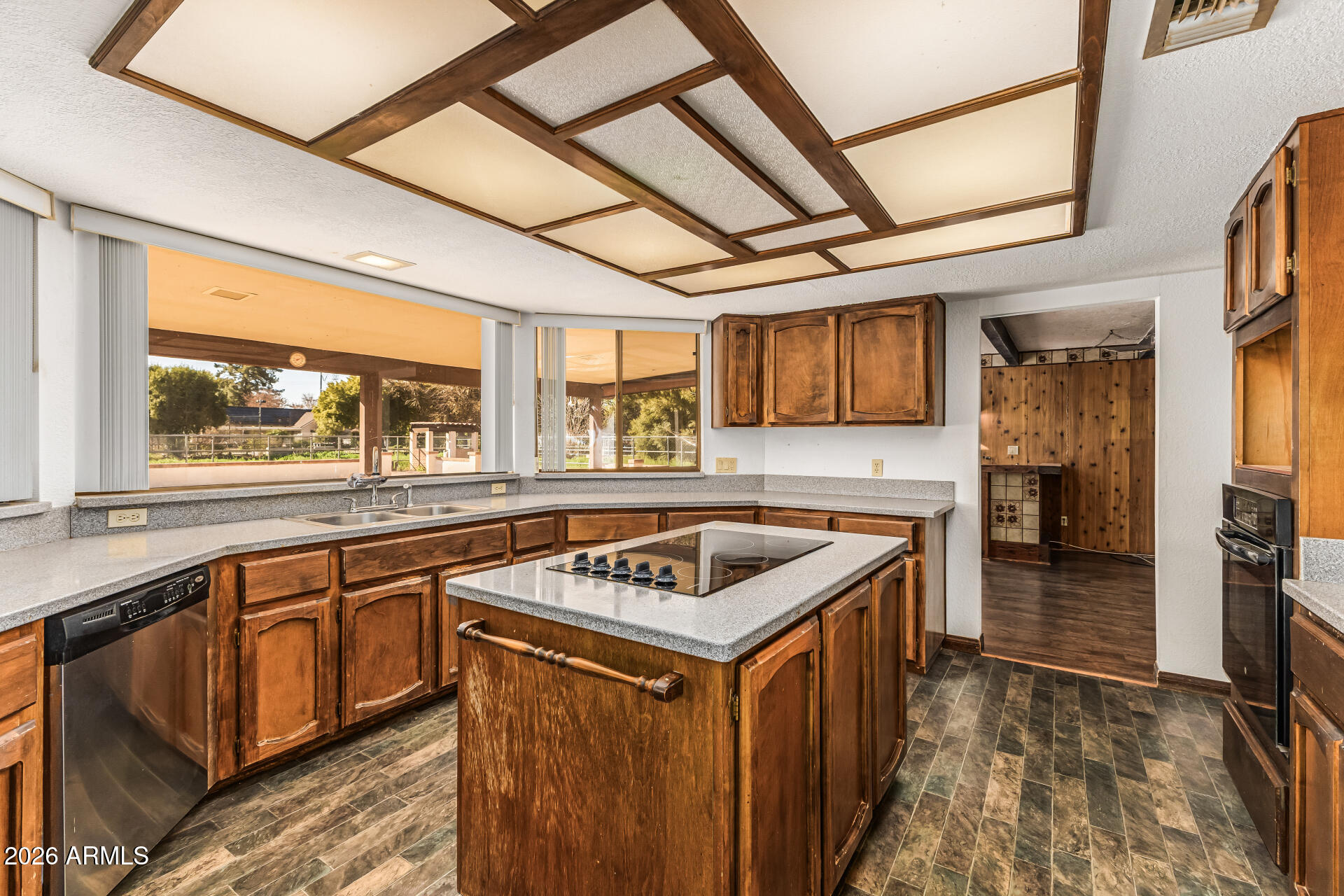 707 E REDFIELD Road E