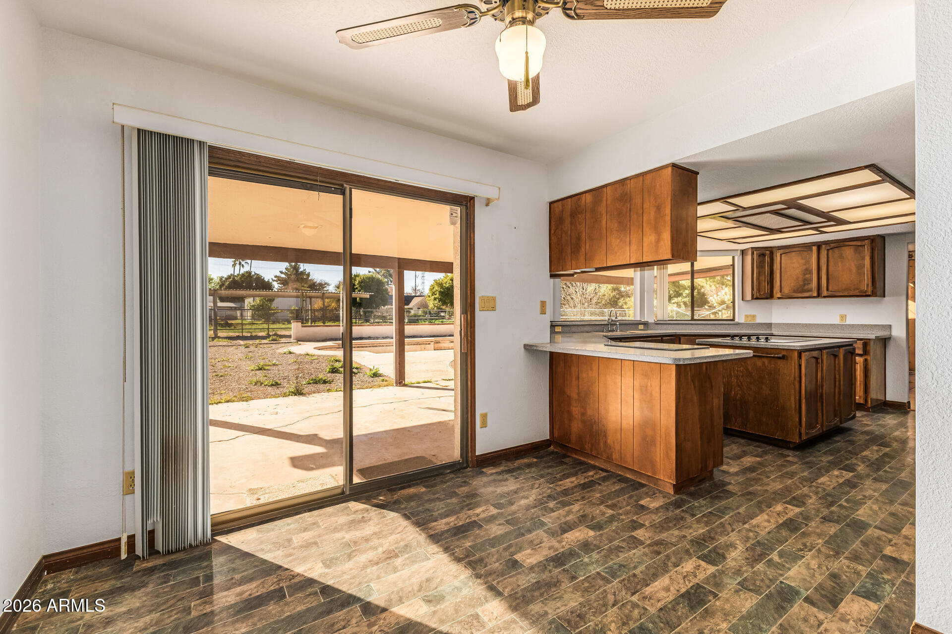 707 E REDFIELD Road E