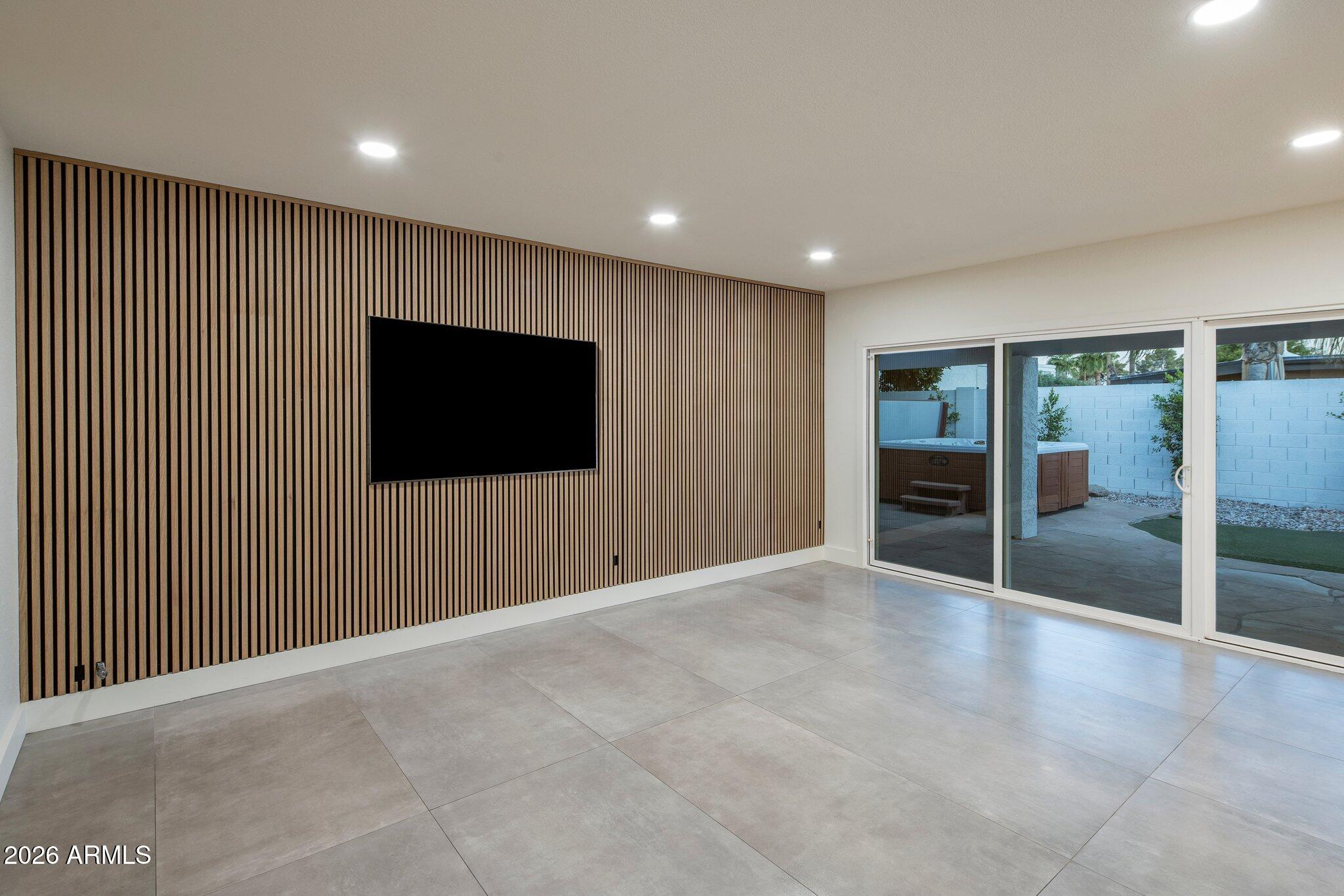 7727 E VALLEY VIEW Road