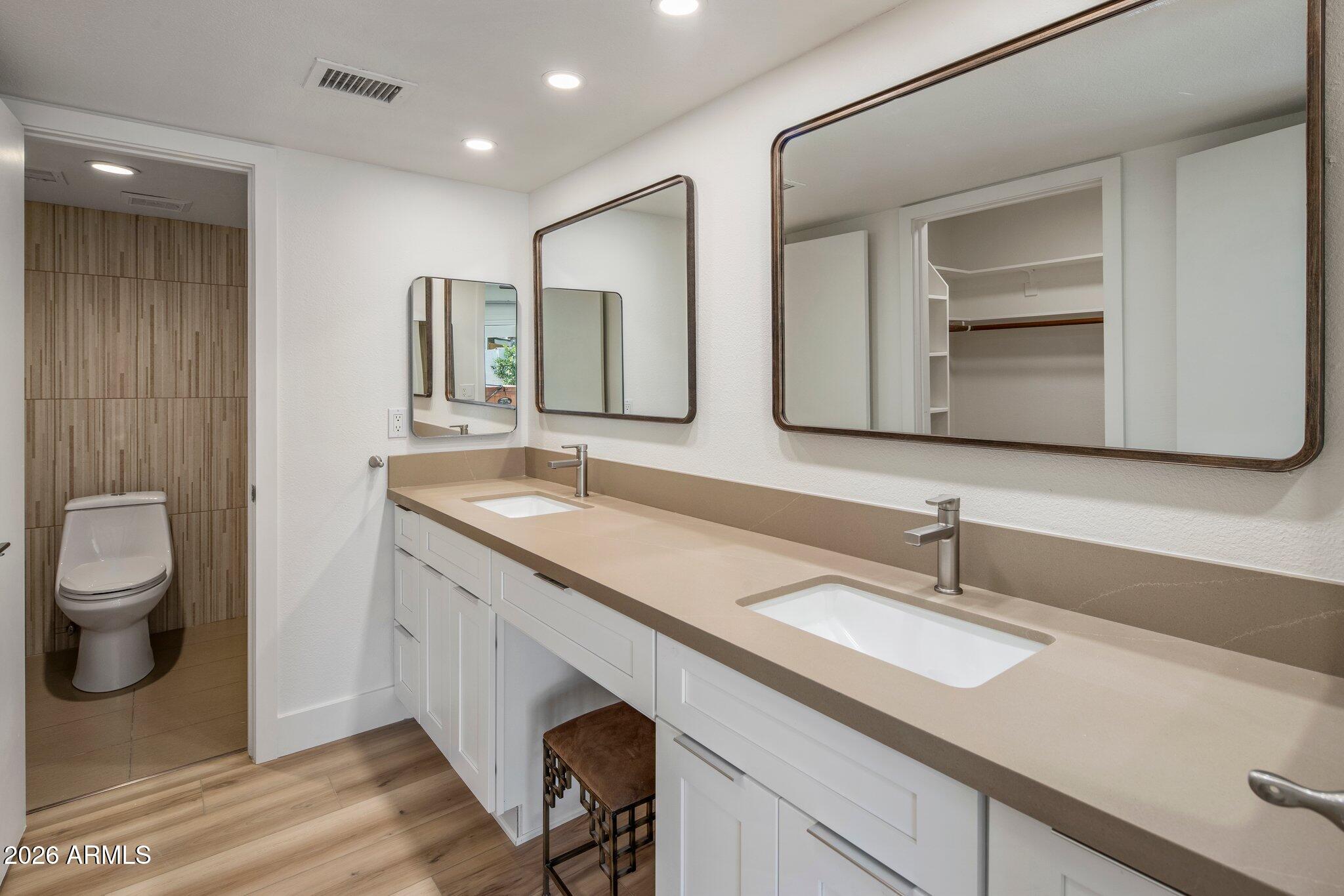 7727 E VALLEY VIEW Road