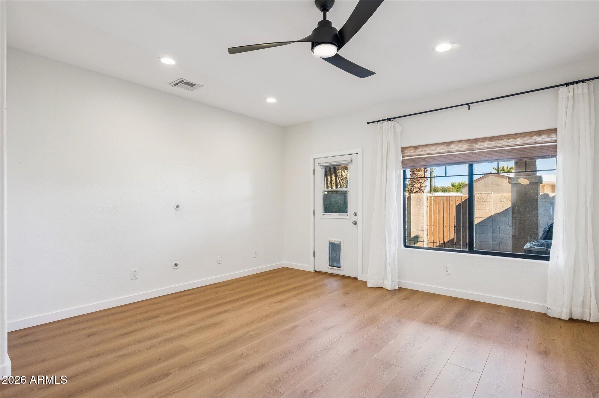 525 N MILLER Road 152