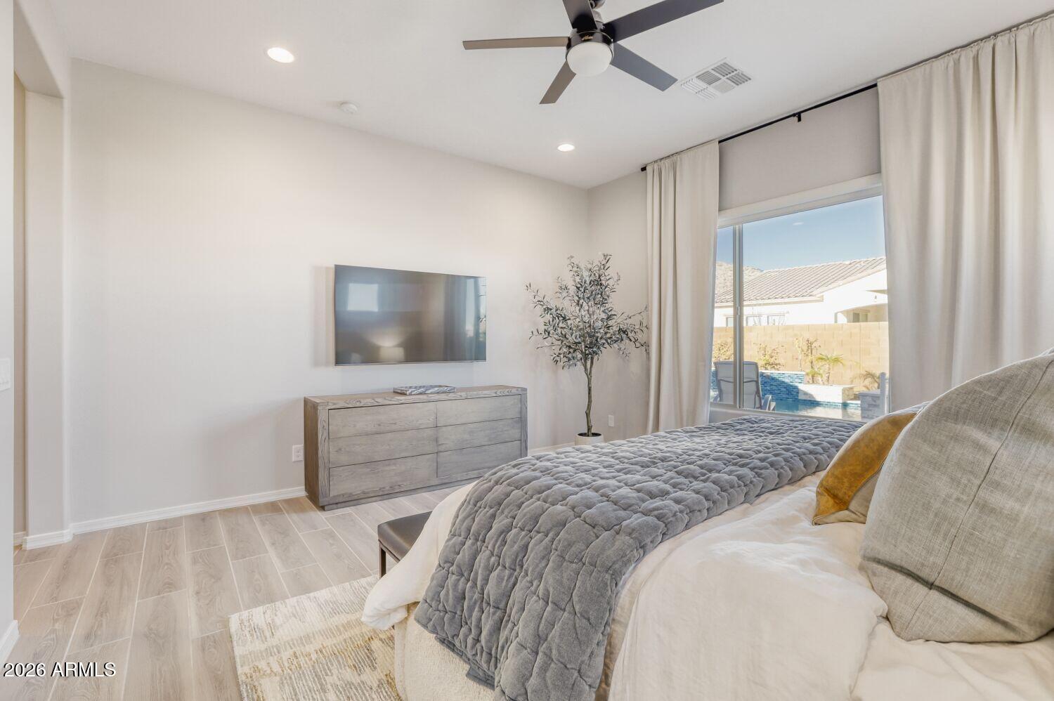 20812 W SAN JUAN Avenue