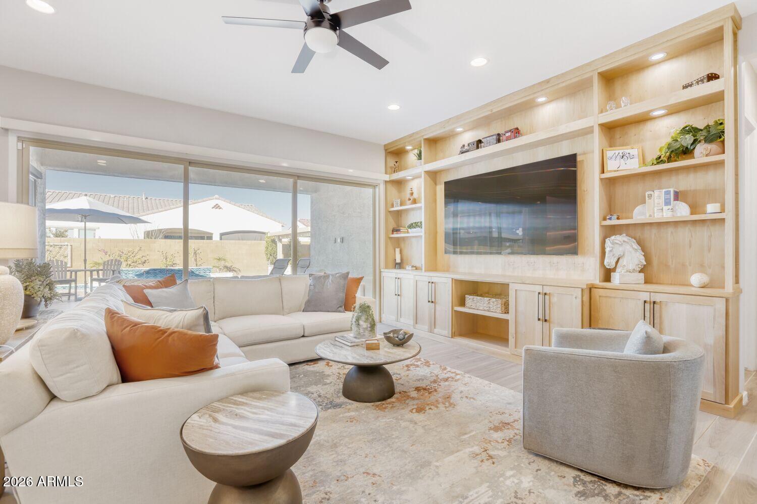 20812 W SAN JUAN Avenue