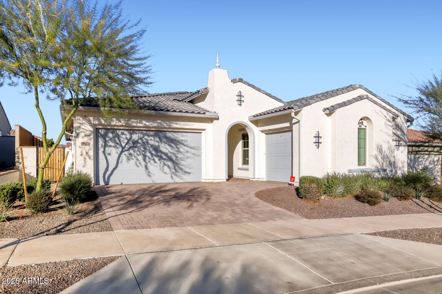 20812 W SAN JUAN Avenue