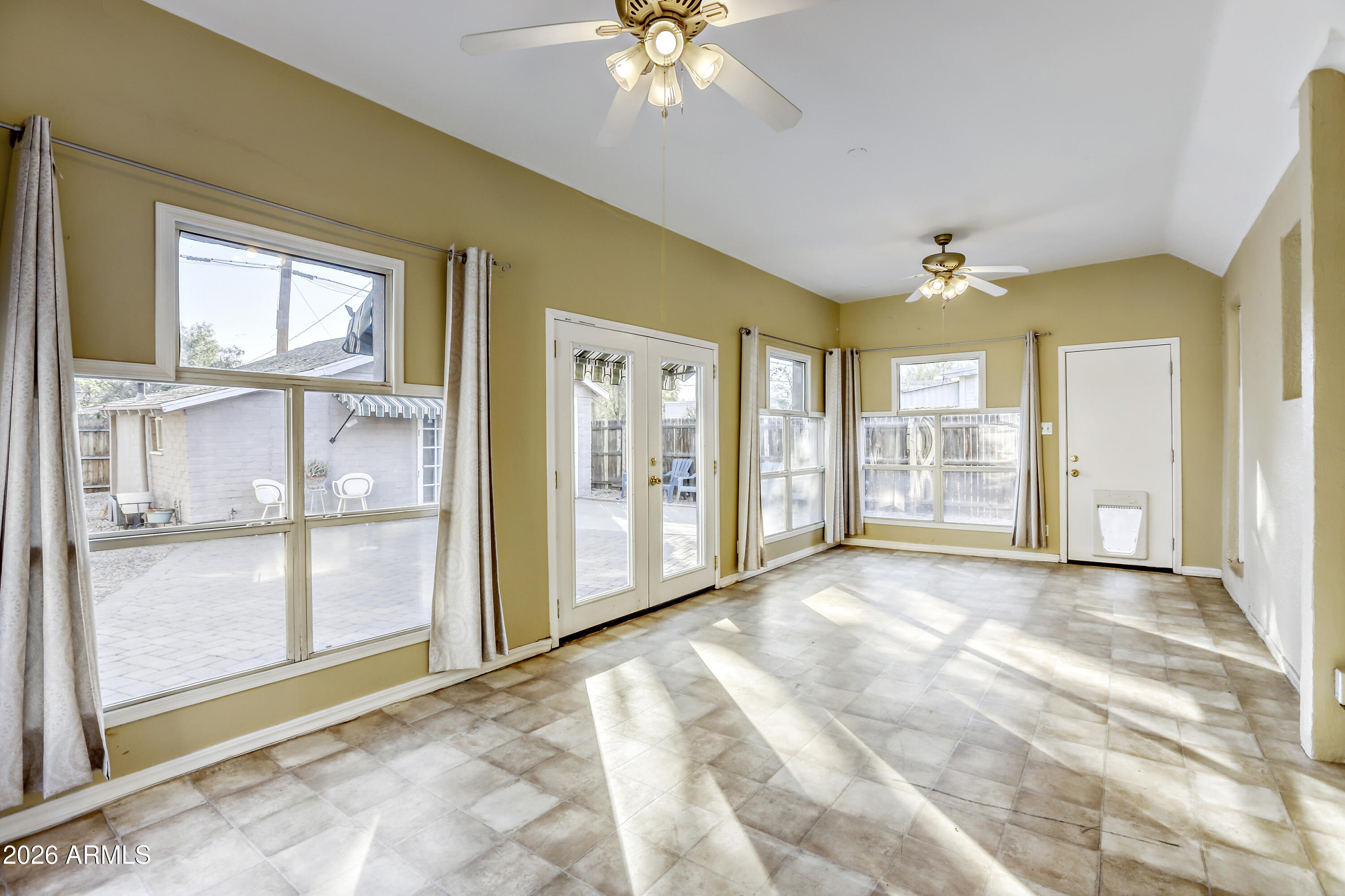 2525 N 10TH Street