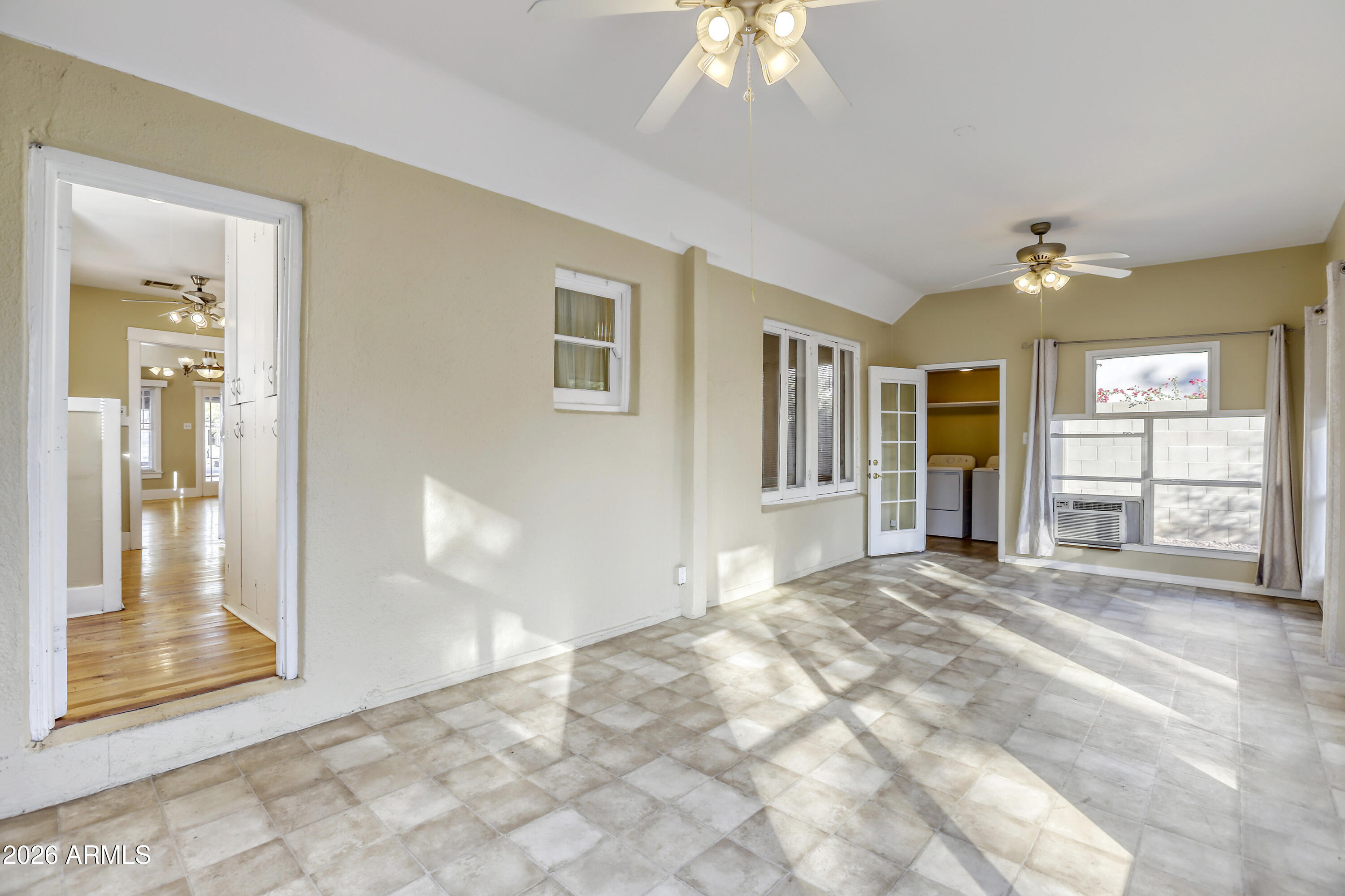 2525 N 10TH Street