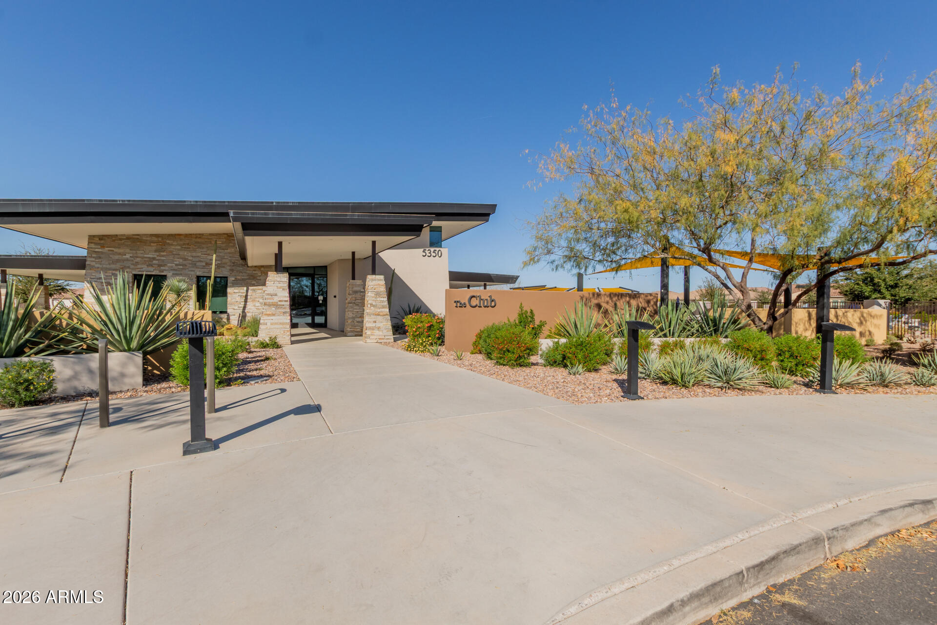 10337 E TRILLIUM Avenue