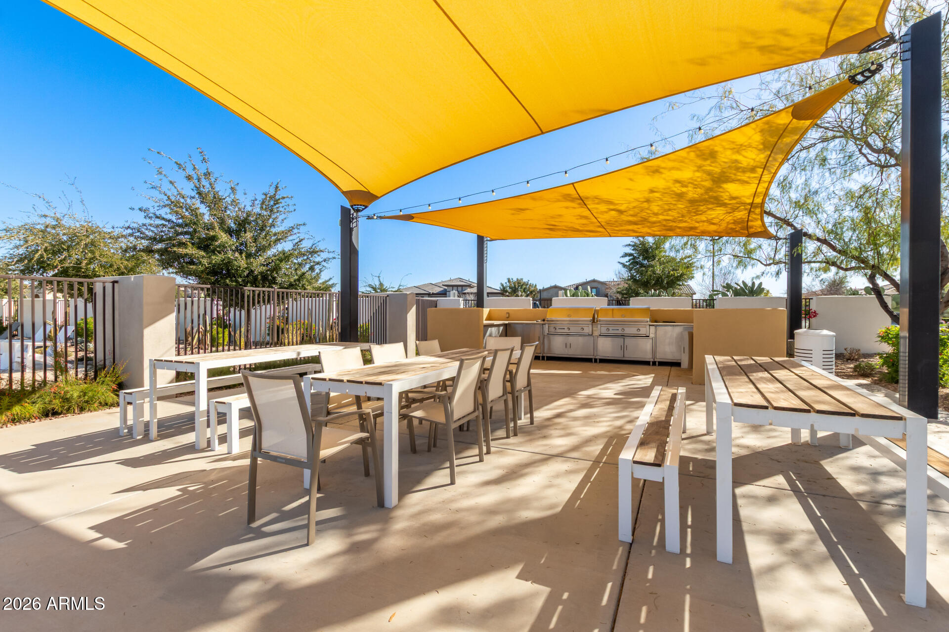 10337 E TRILLIUM Avenue