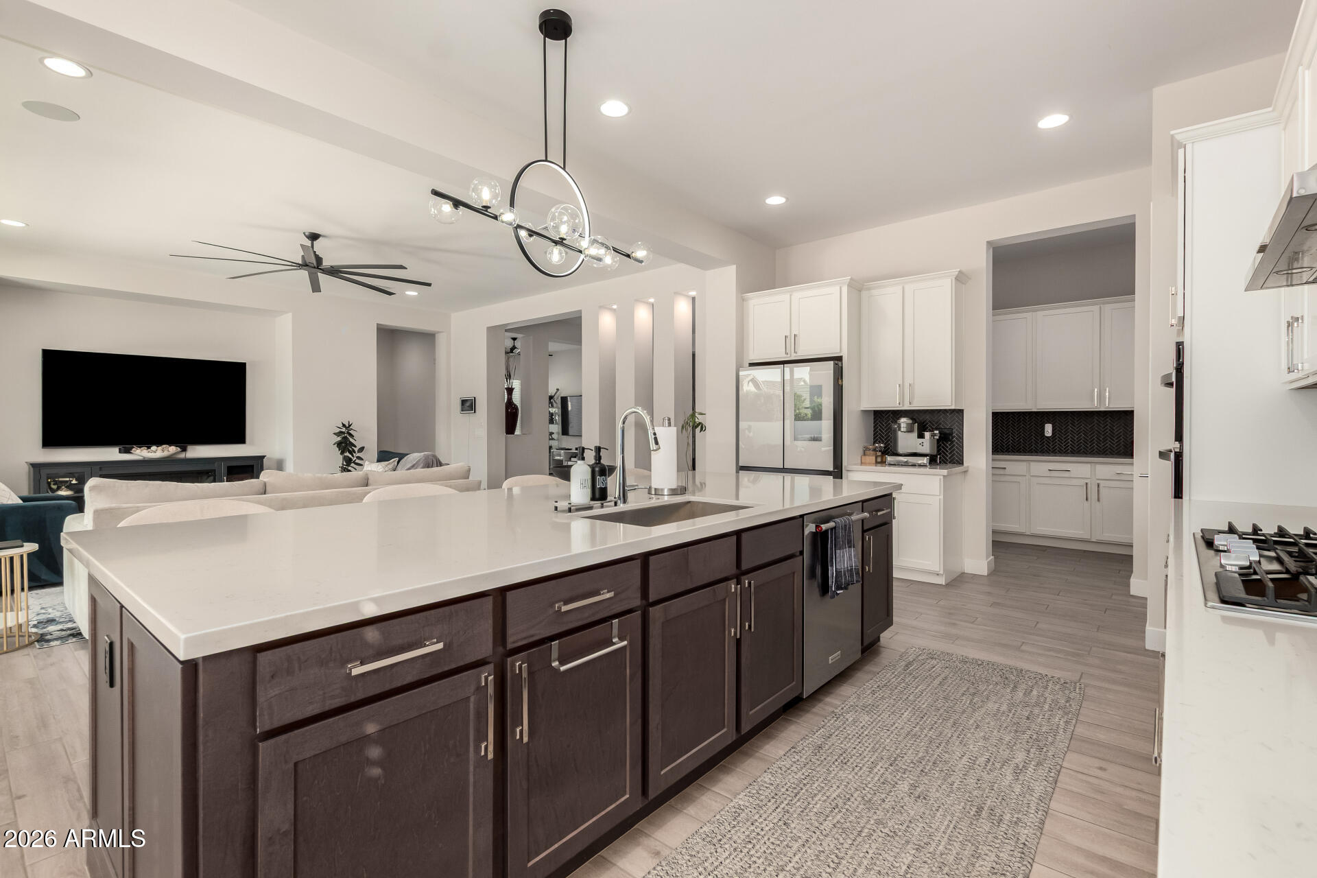 10337 E TRILLIUM Avenue