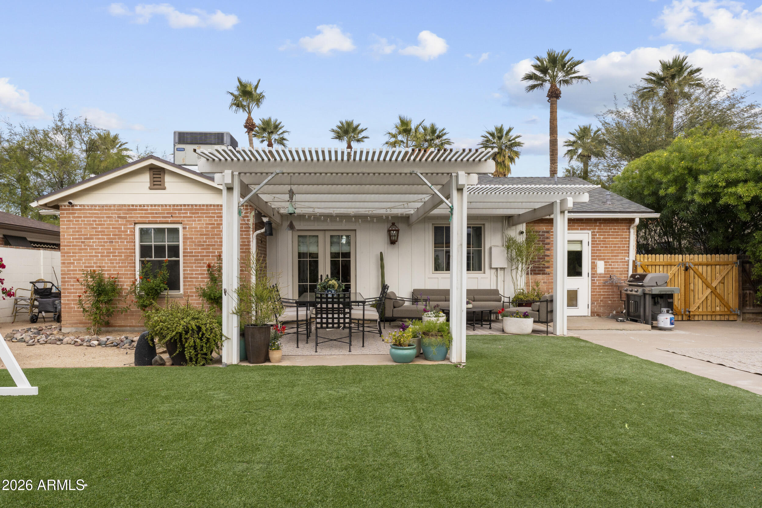 317 W ENCANTO Boulevard