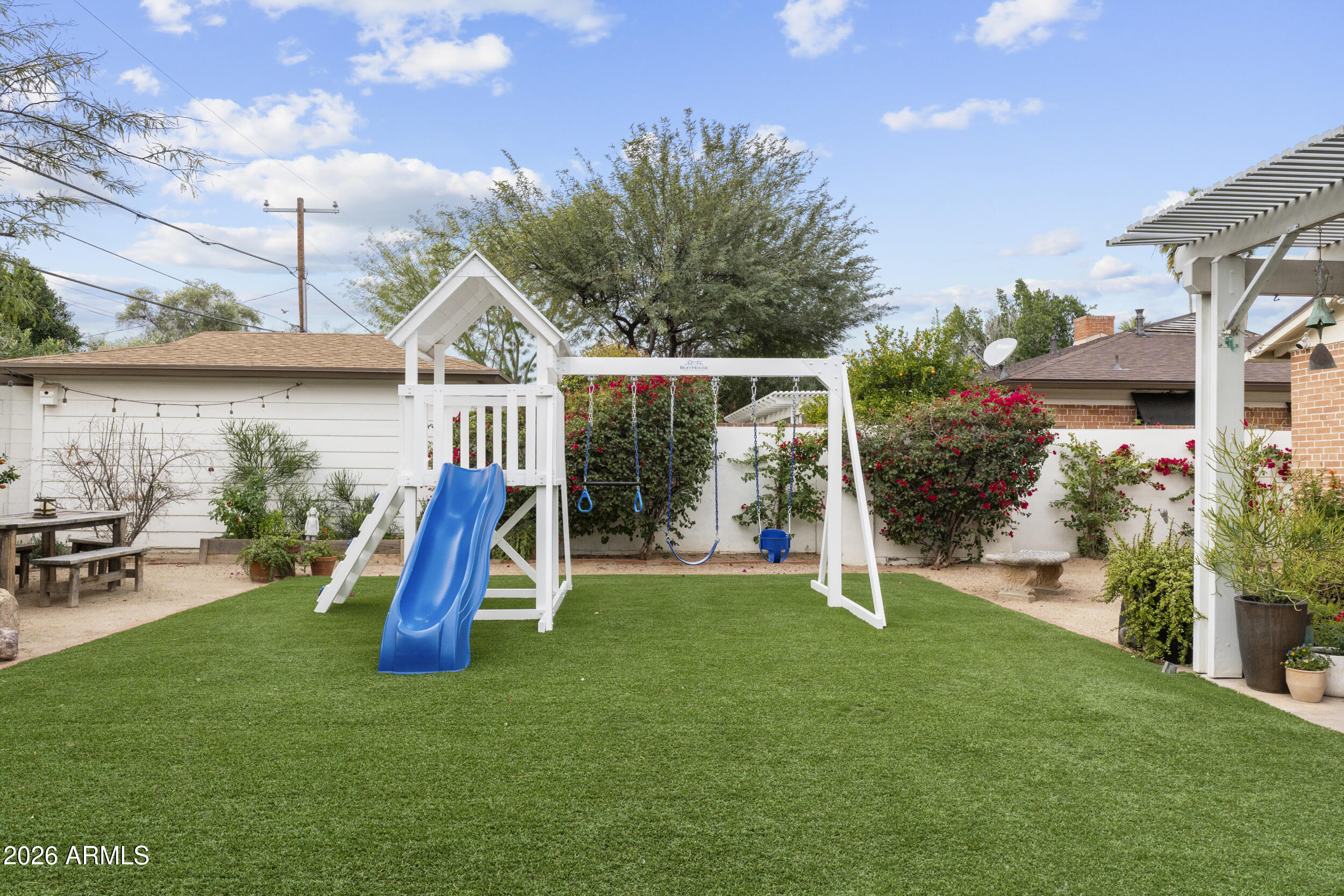 317 W ENCANTO Boulevard