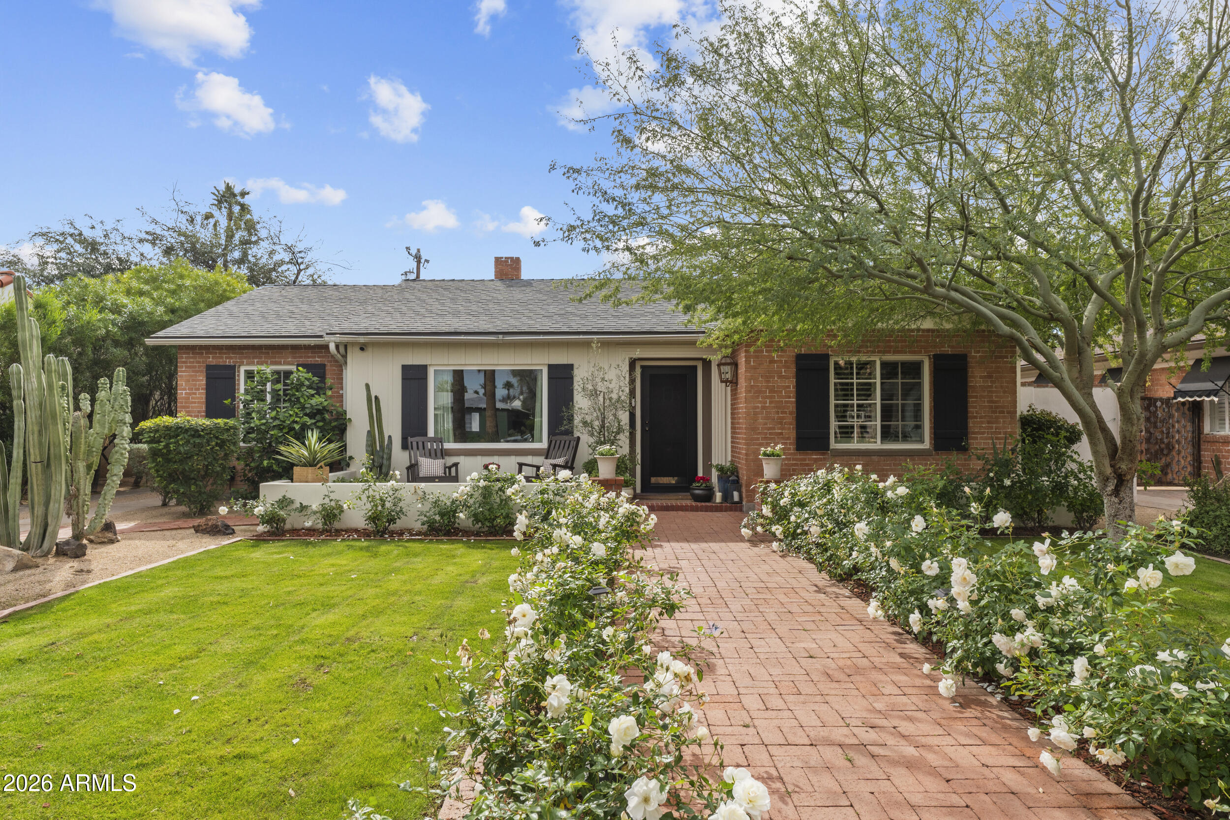 317 W ENCANTO Boulevard