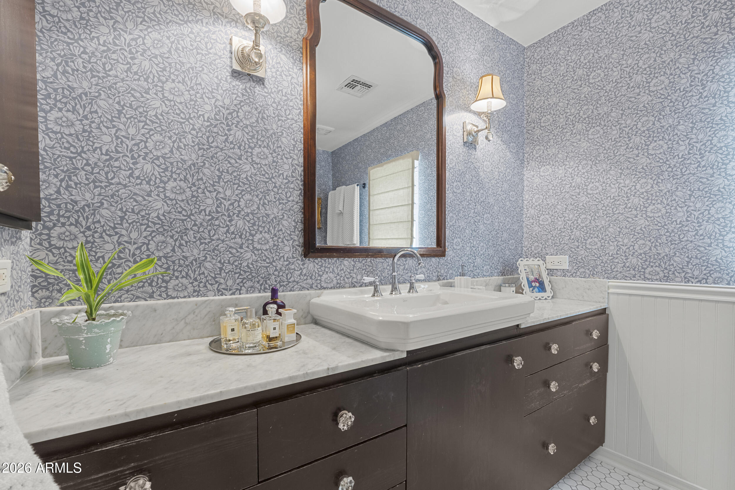 317 W ENCANTO Boulevard