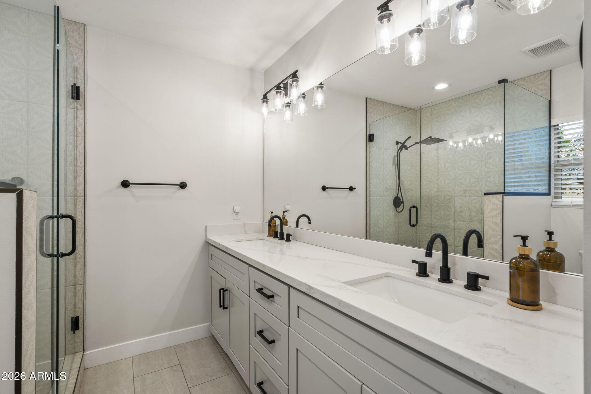 3515 E PICCADILLY Road