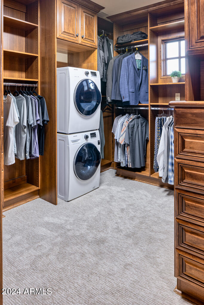 8243 N MOCKINGBIRD Lane