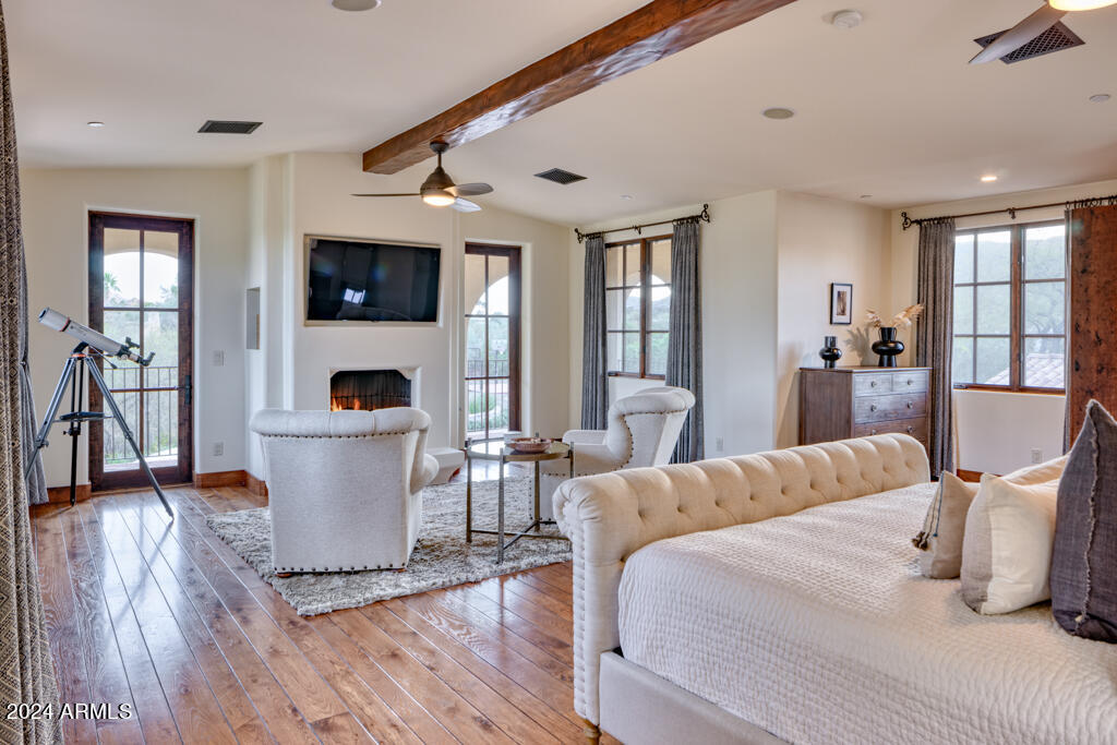 8243 N MOCKINGBIRD Lane