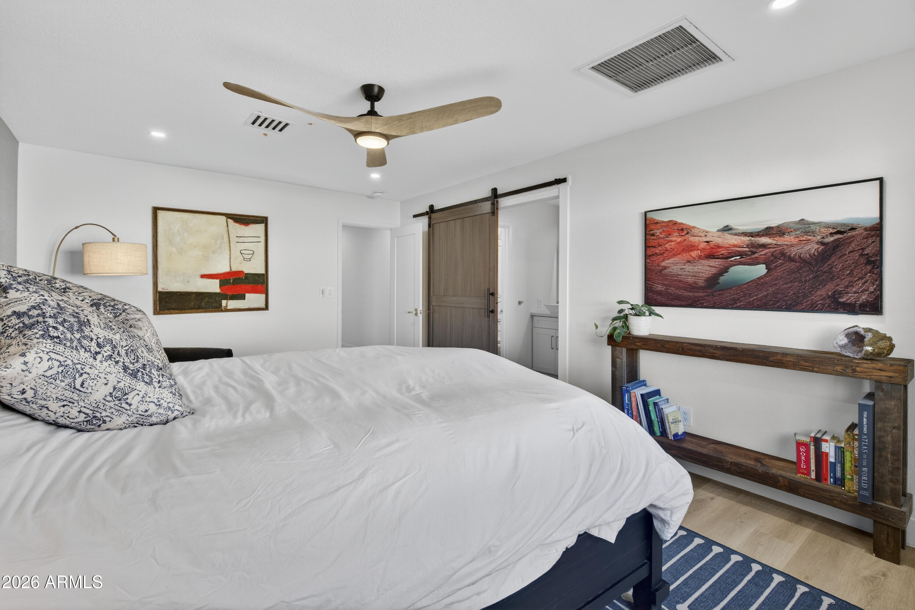 5910 E Hillery Drive