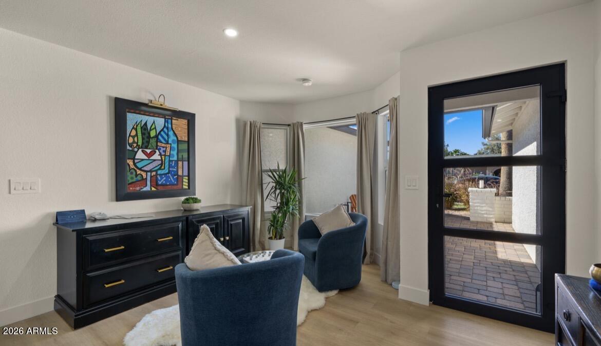 5910 E Hillery Drive