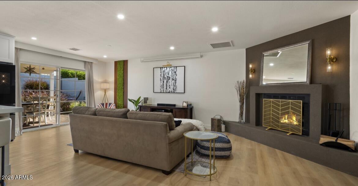 5910 E Hillery Drive