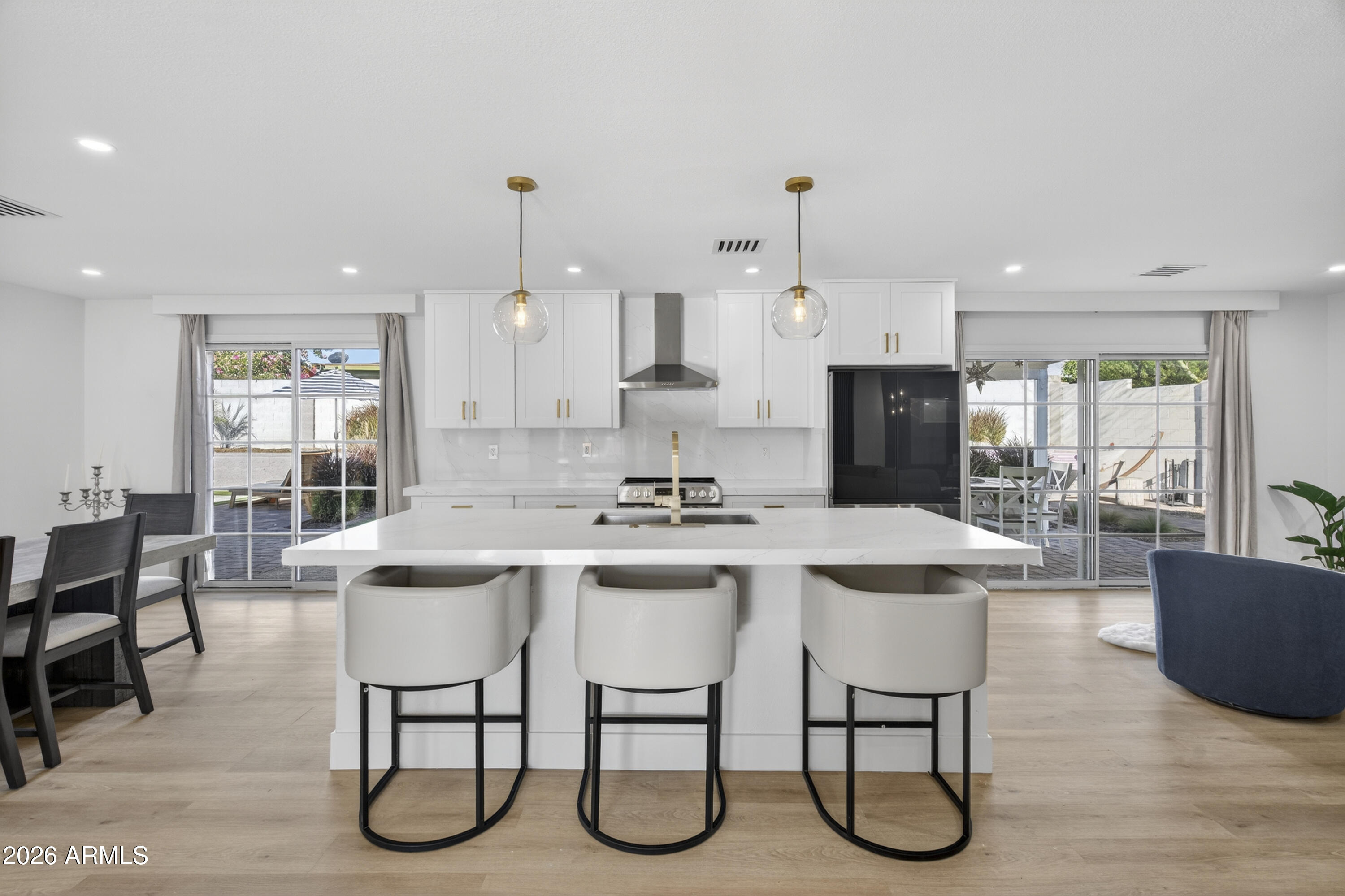 5910 E Hillery Drive