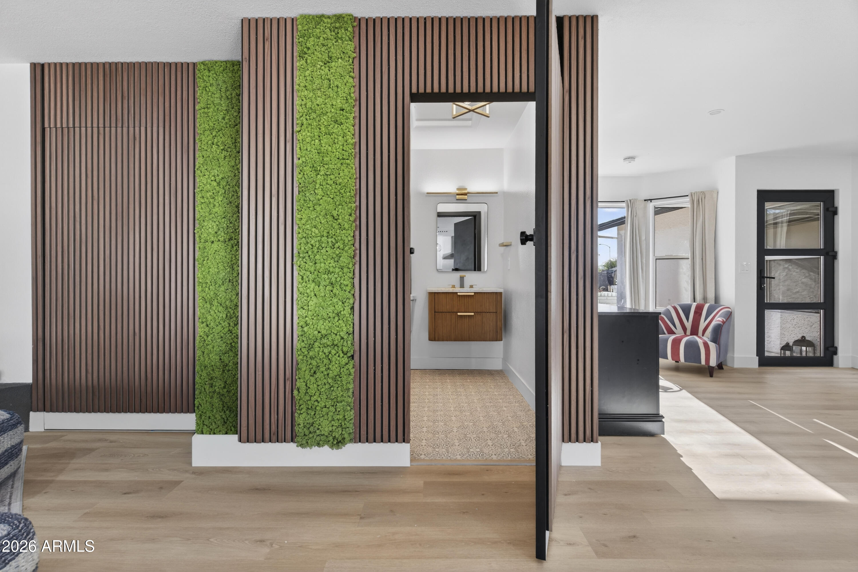 5910 E Hillery Drive