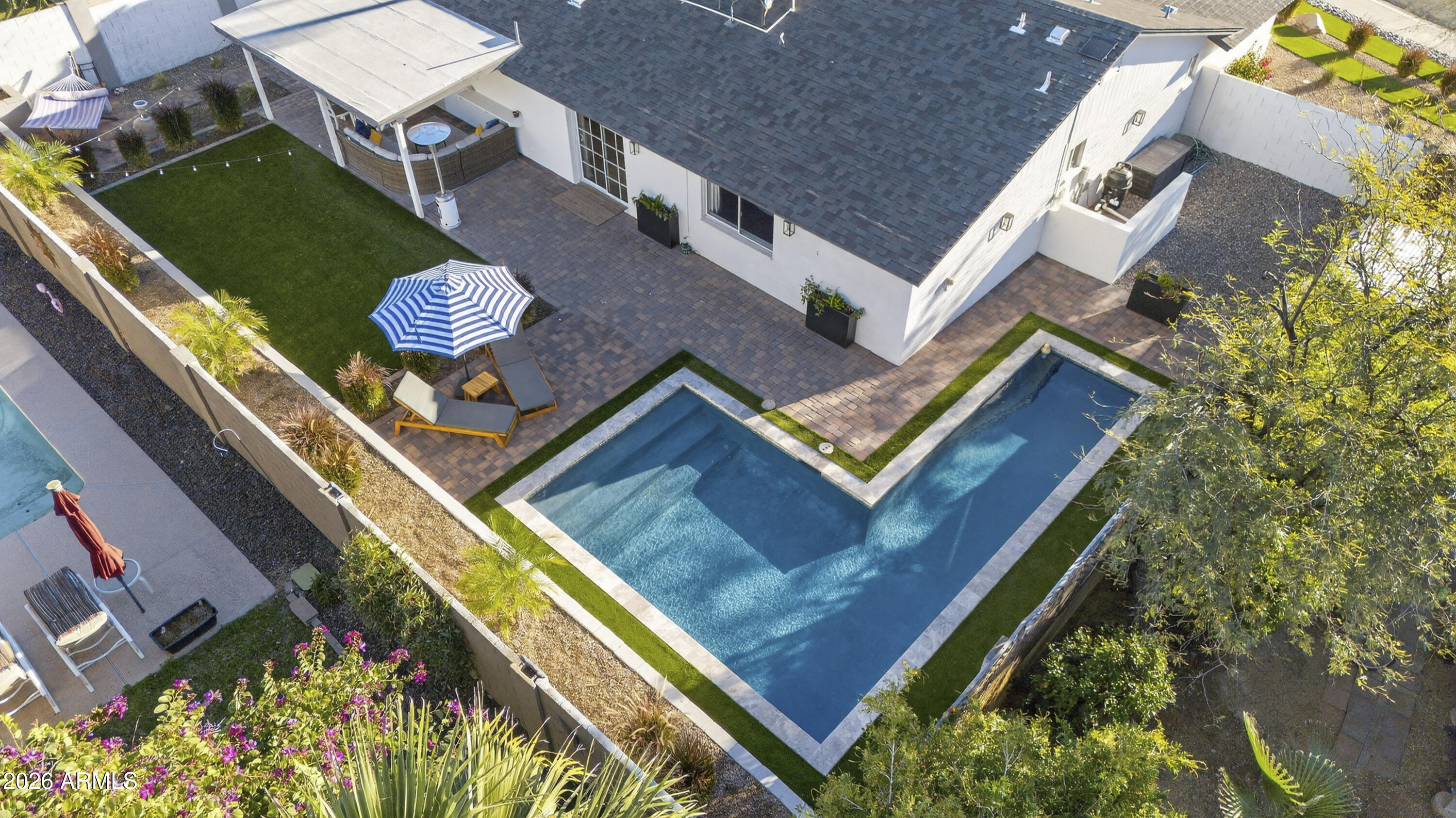 5910 E Hillery Drive