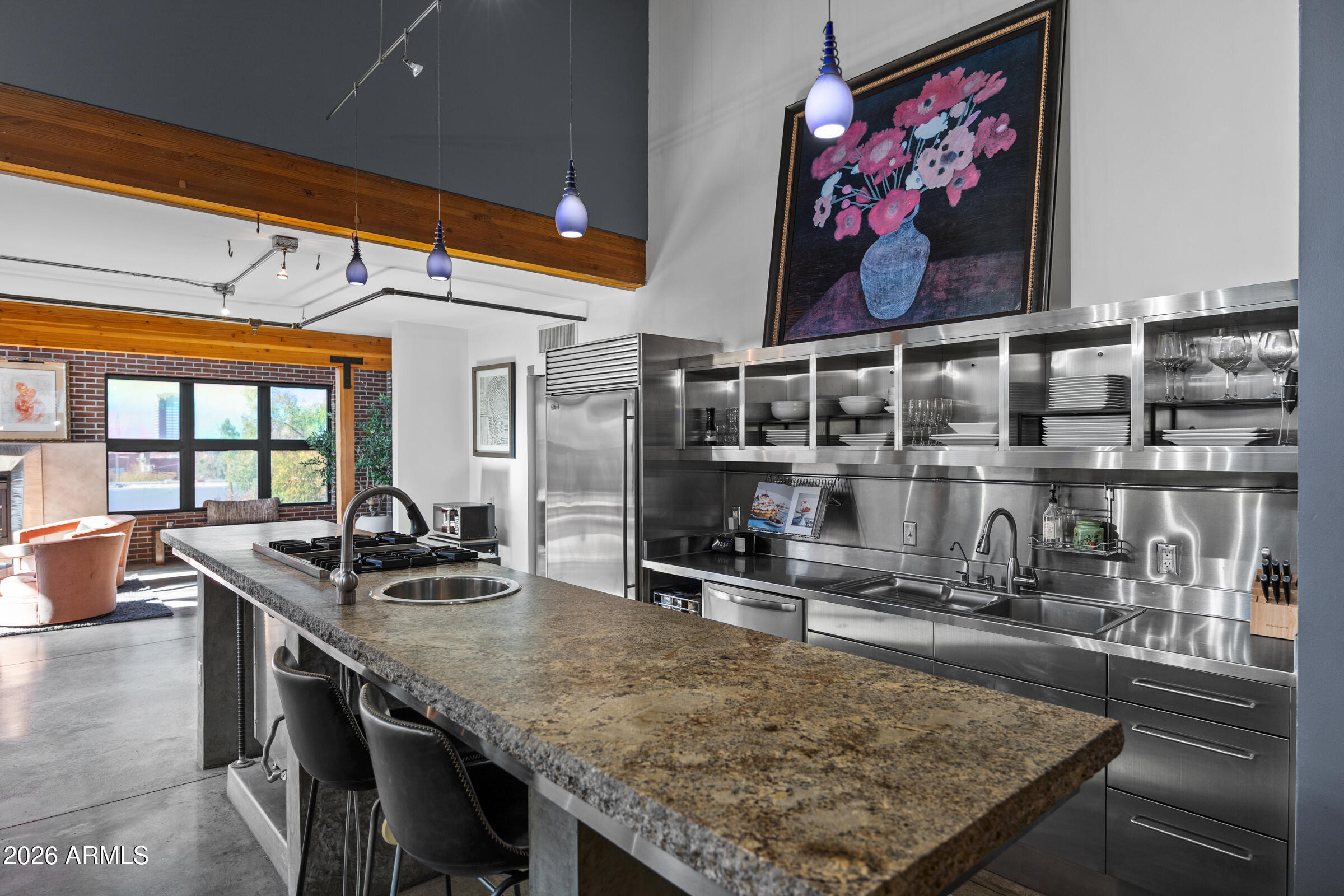 914 E OSBORN Road 403