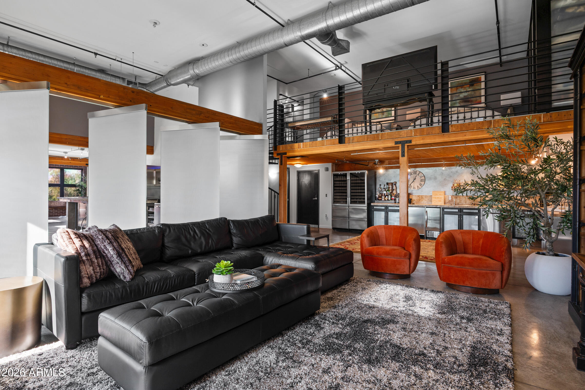 914 E OSBORN Road 403