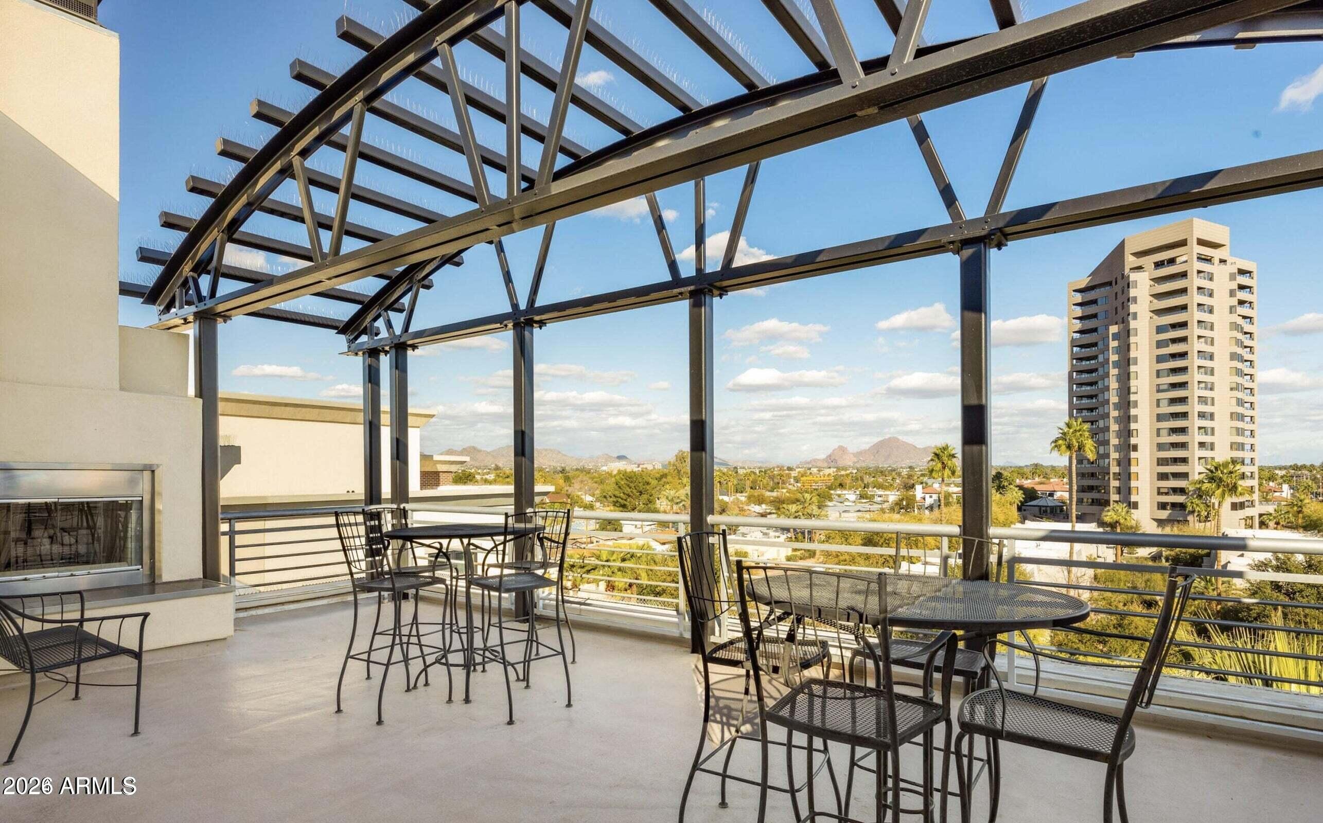 914 E OSBORN Road 403