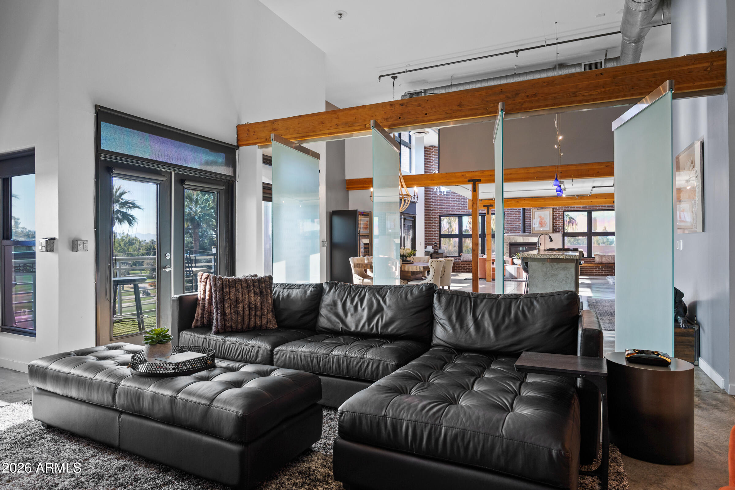 914 E OSBORN Road 403