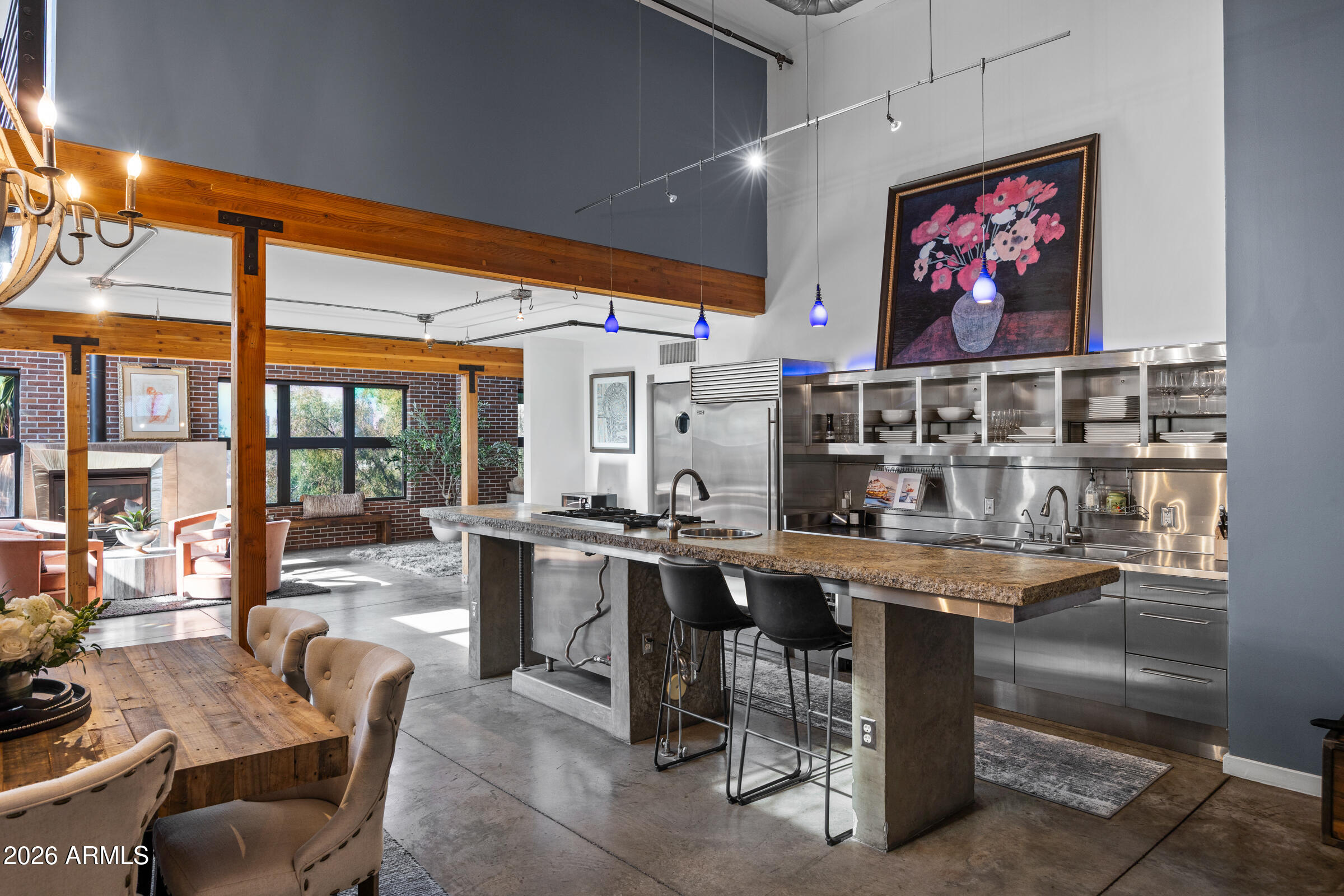 914 E OSBORN Road 403