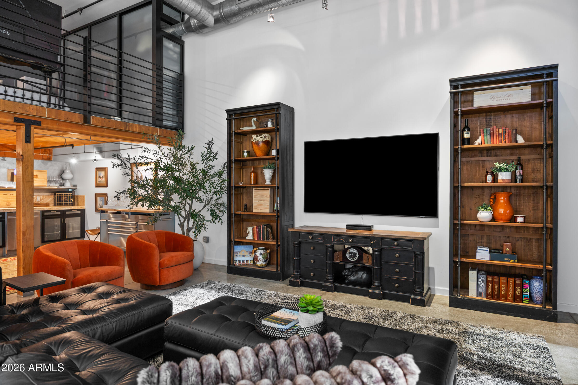 914 E OSBORN Road 403