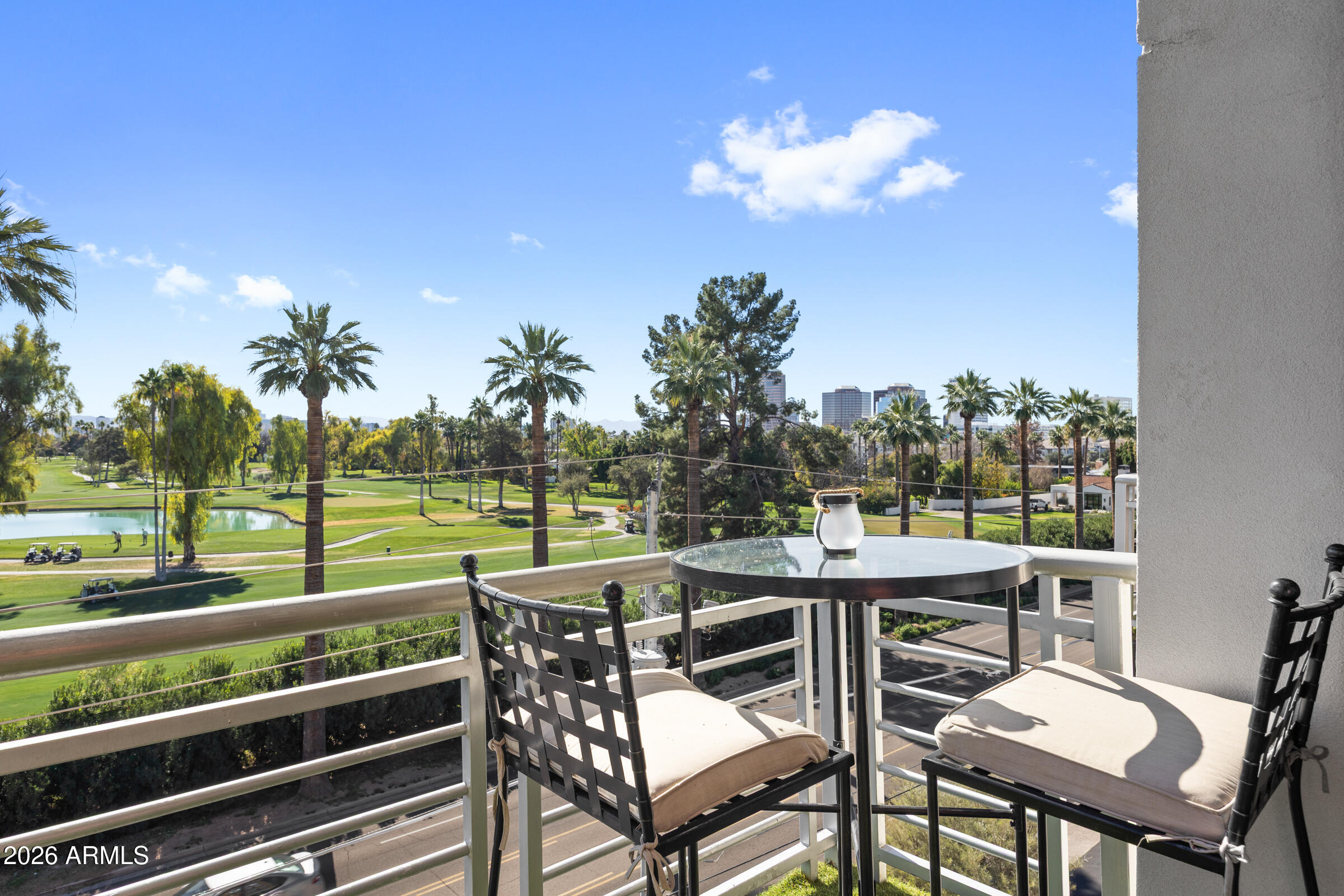 914 E OSBORN Road 403