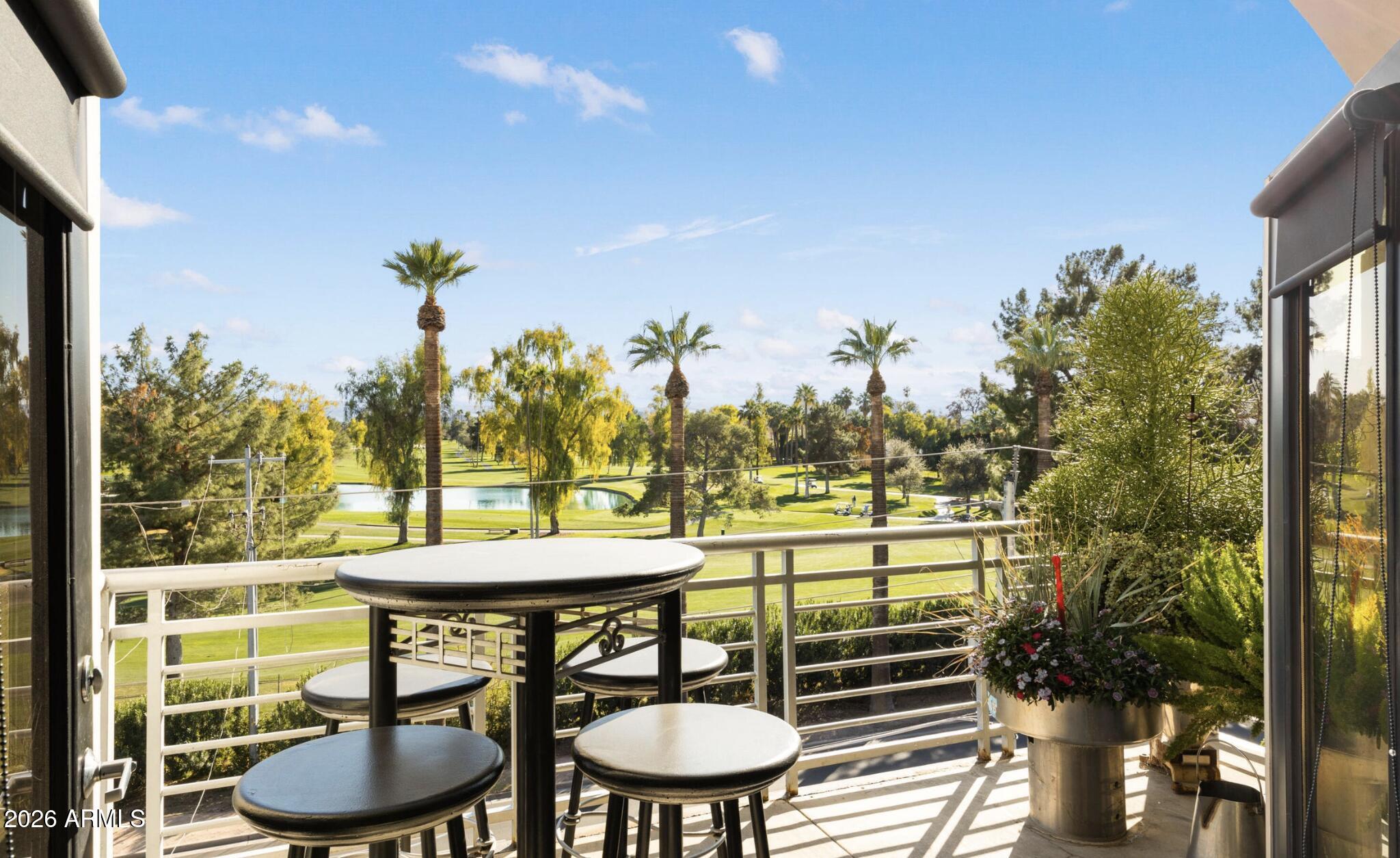 914 E OSBORN Road 403