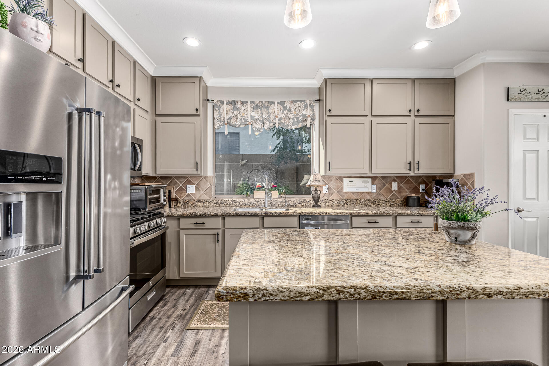 18380 W CAPISTRANO Avenue